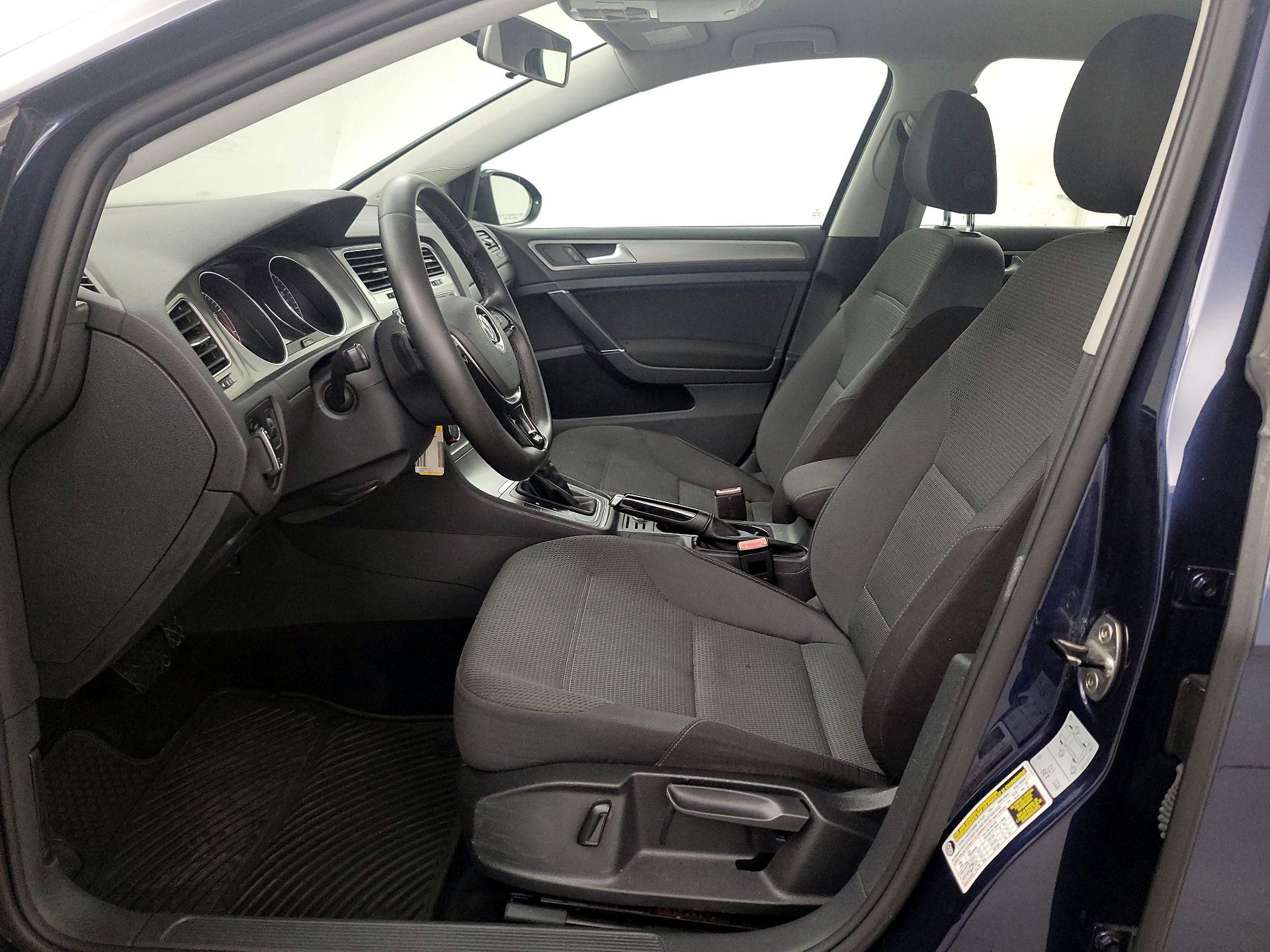 Thumbnail: 2016 Volkswagen Golf - 11
