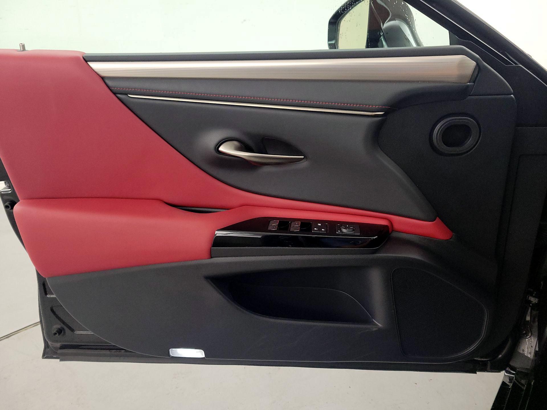 Thumbnail: 2022 Lexus ES - 12