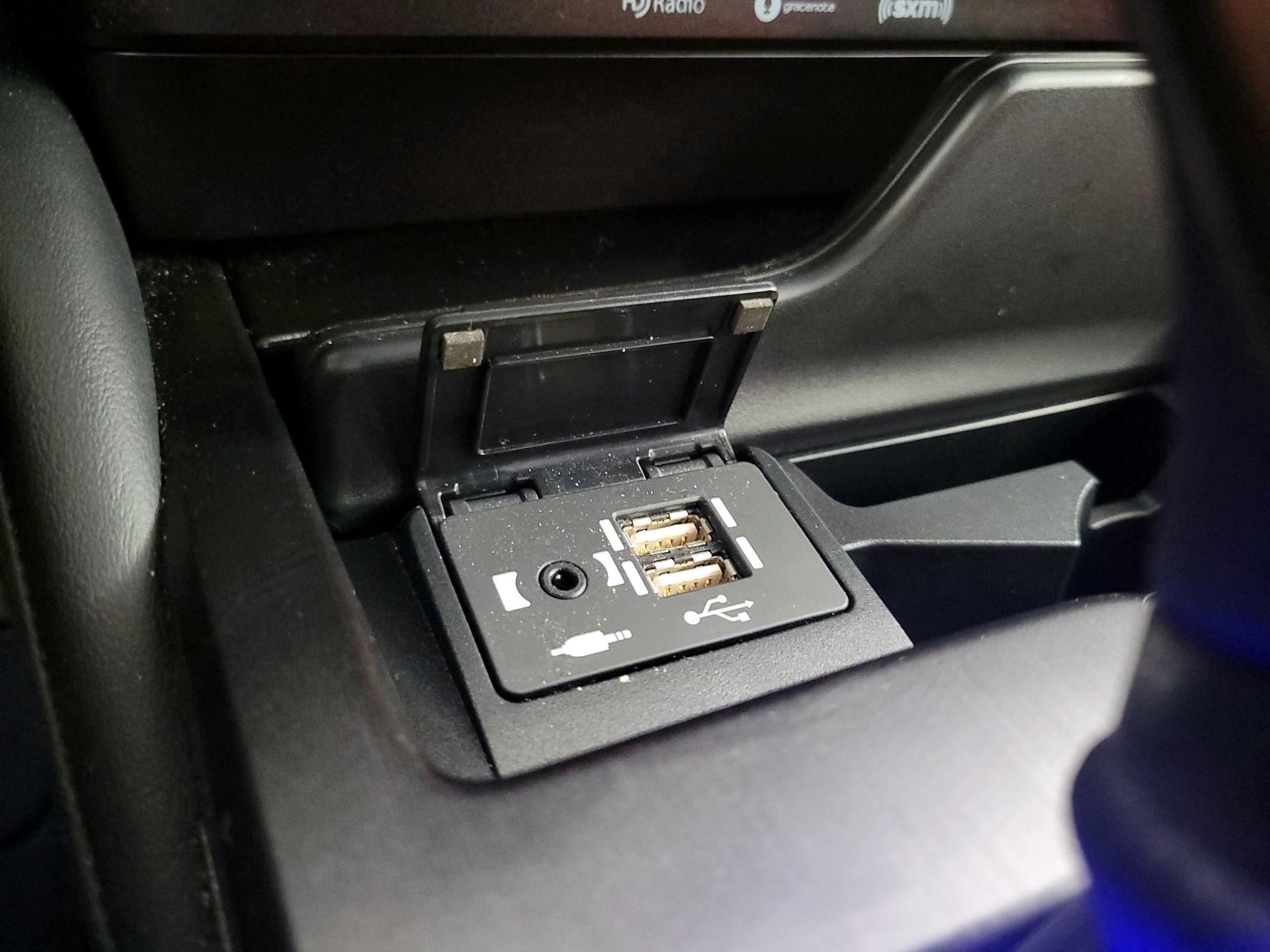 Thumbnail: 2022 Lexus ES - 18