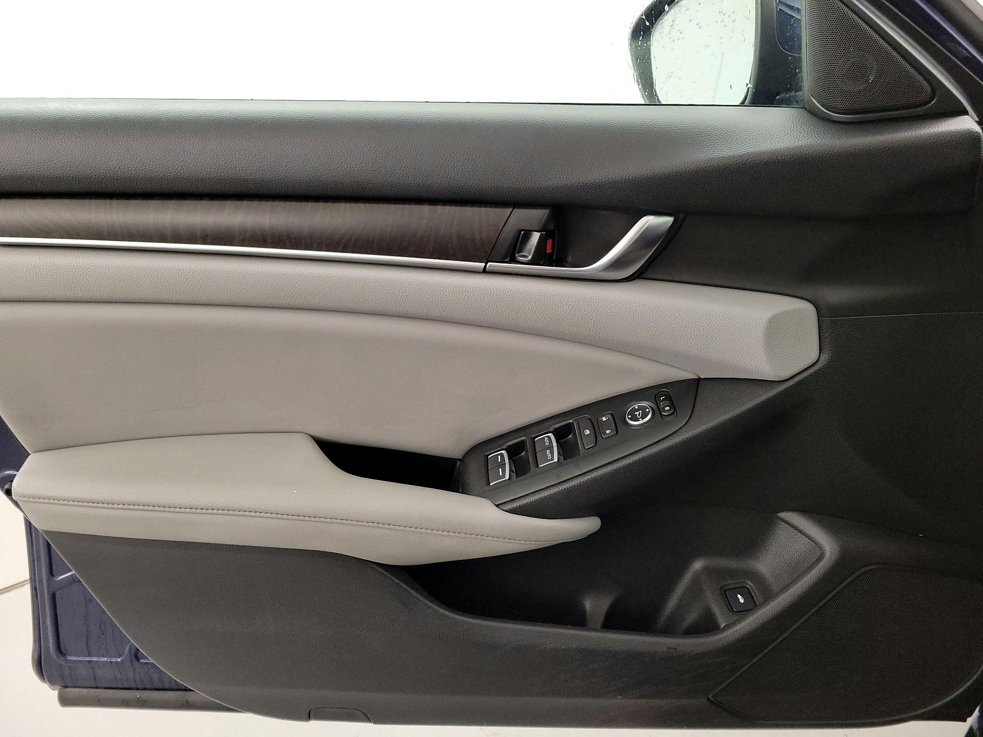 Thumbnail: 2018 Honda Accord - 12