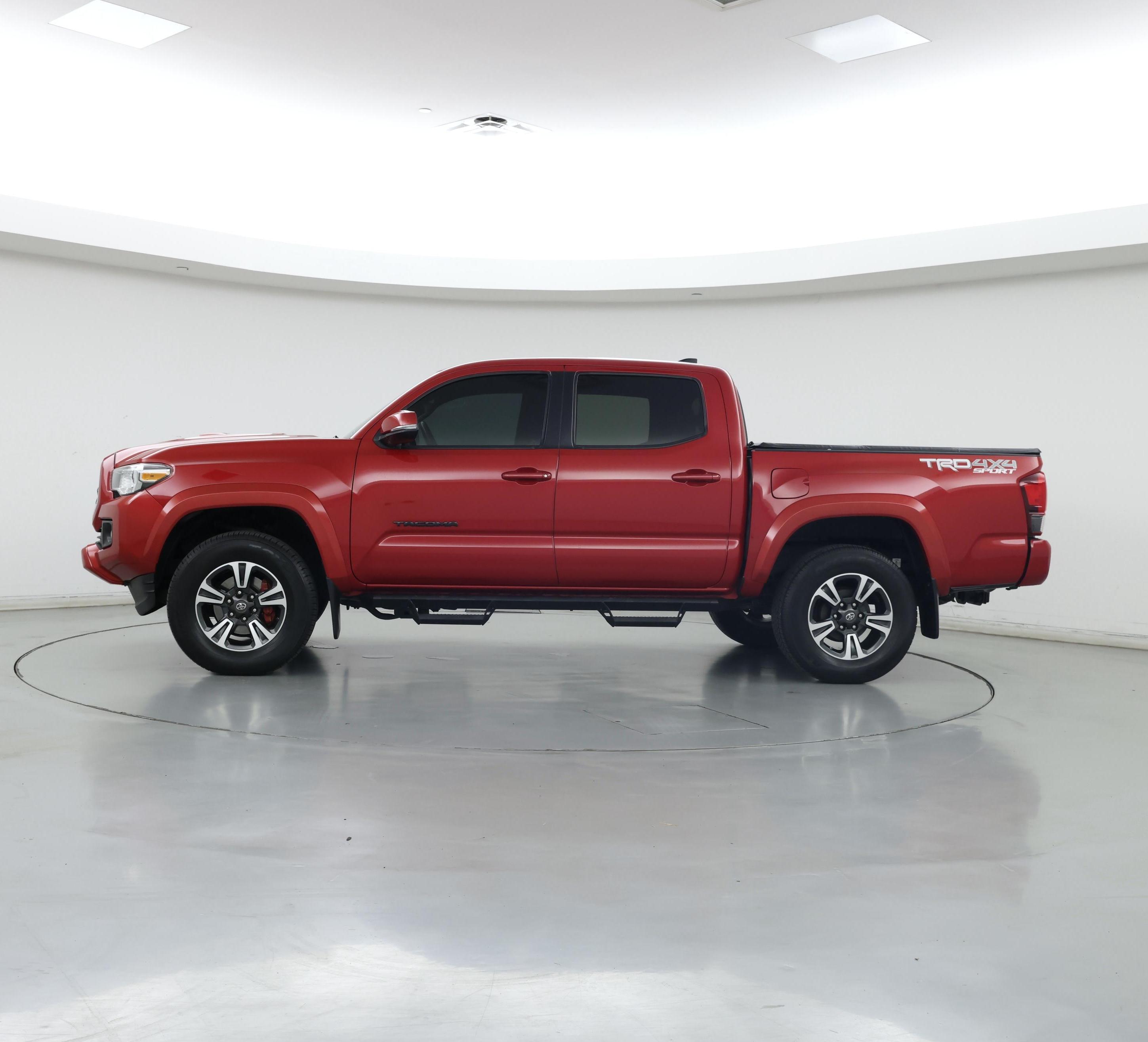 Thumbnail: 2019 Toyota Tacoma - 3