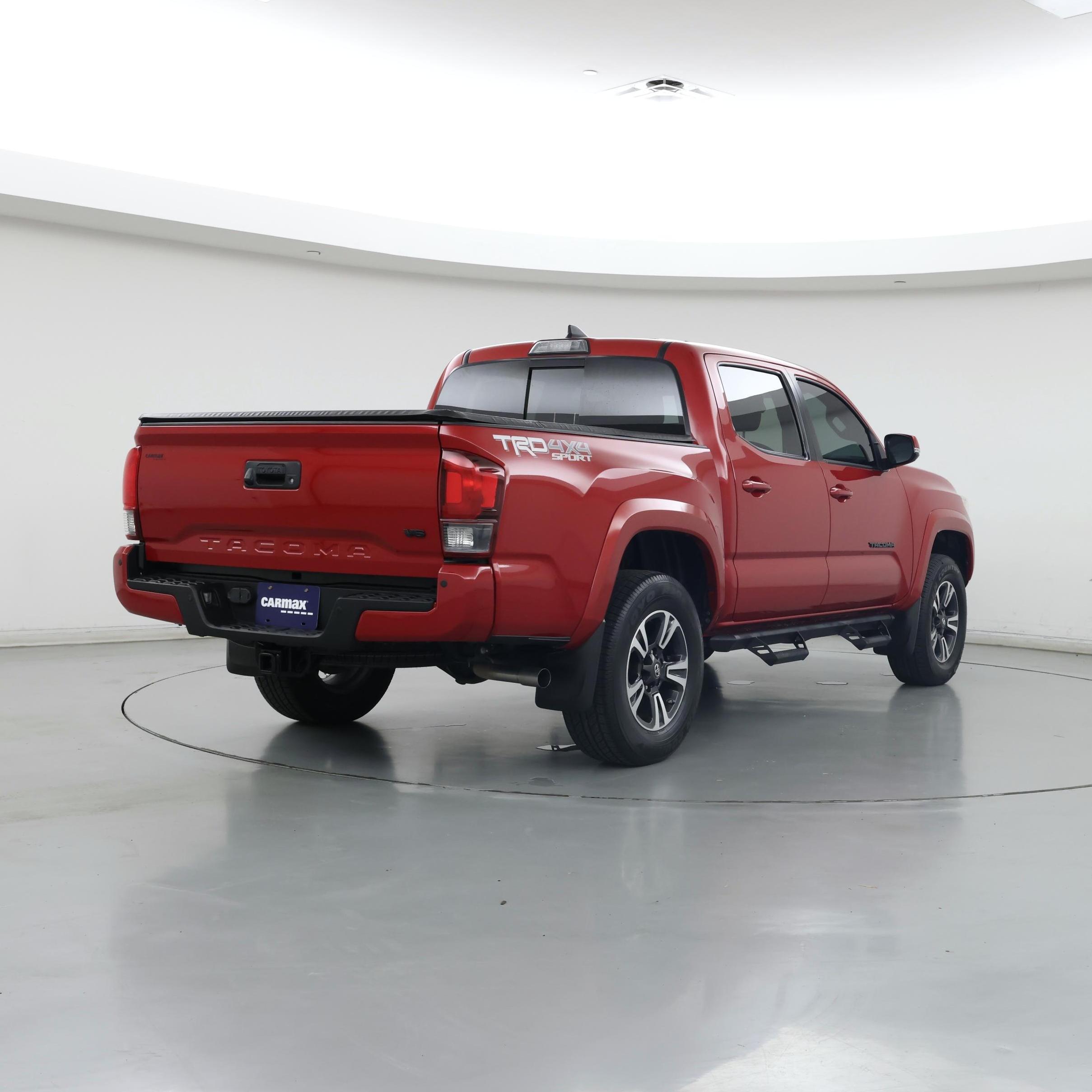 Thumbnail: 2019 Toyota Tacoma - 8