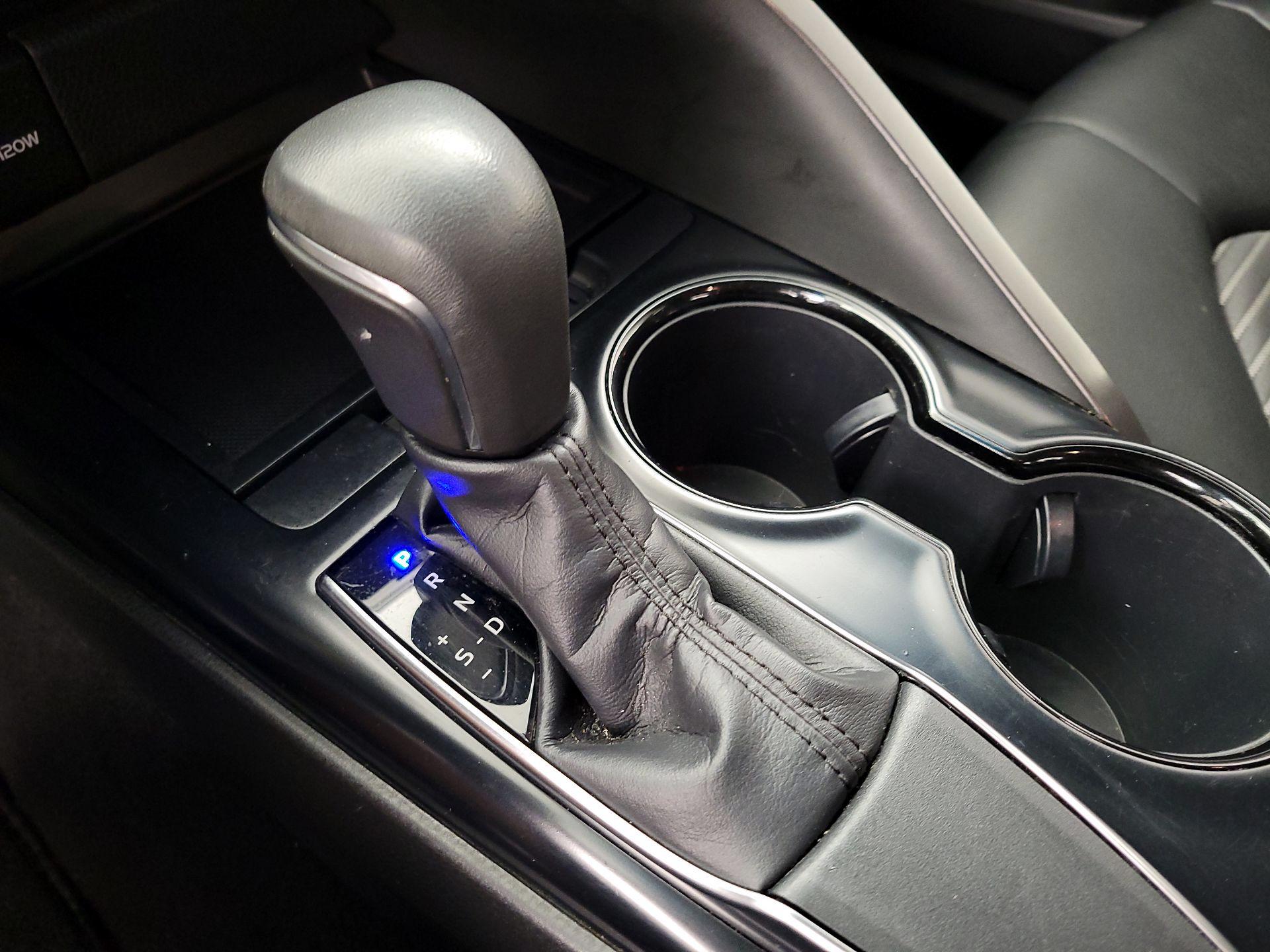 Thumbnail: 2019 Toyota Camry - 17