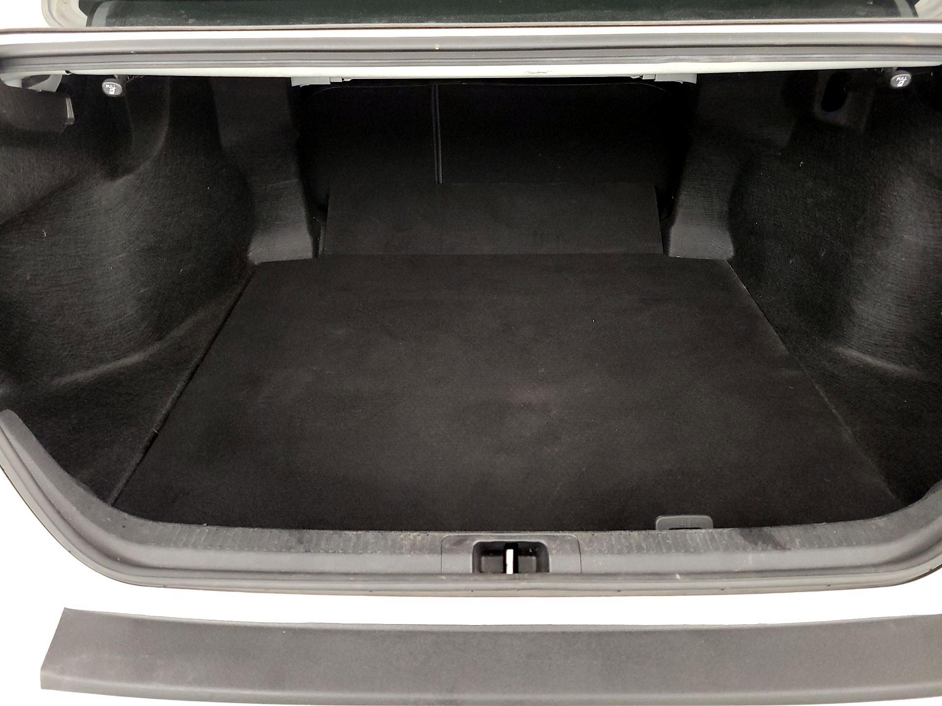 Thumbnail: 2019 Toyota Camry - 20