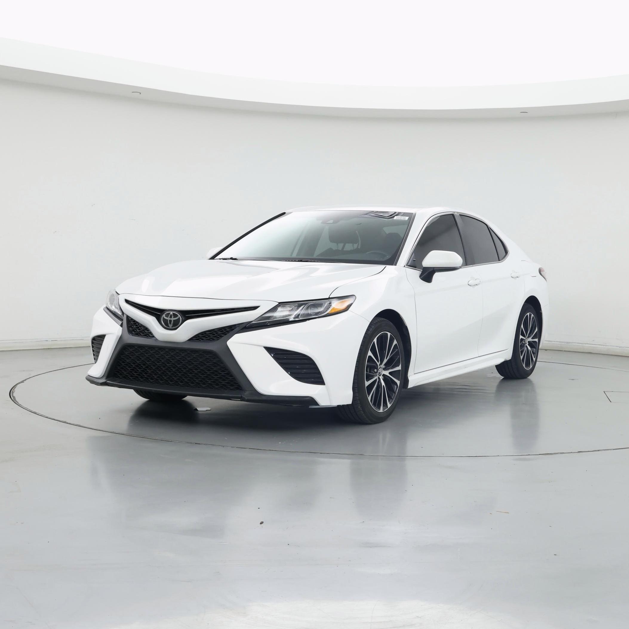 Thumbnail: 2019 Toyota Camry - 4