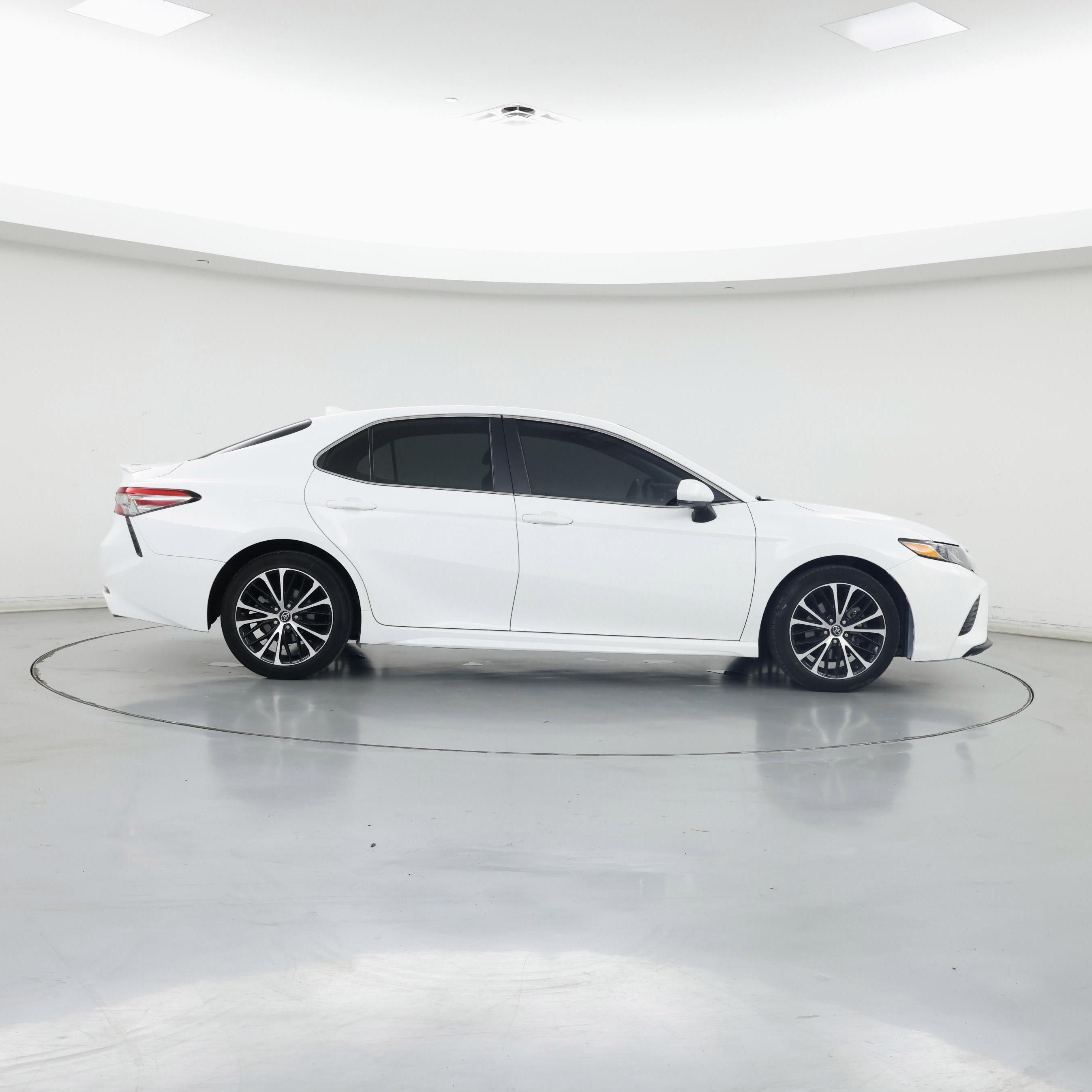 Thumbnail: 2019 Toyota Camry - 7