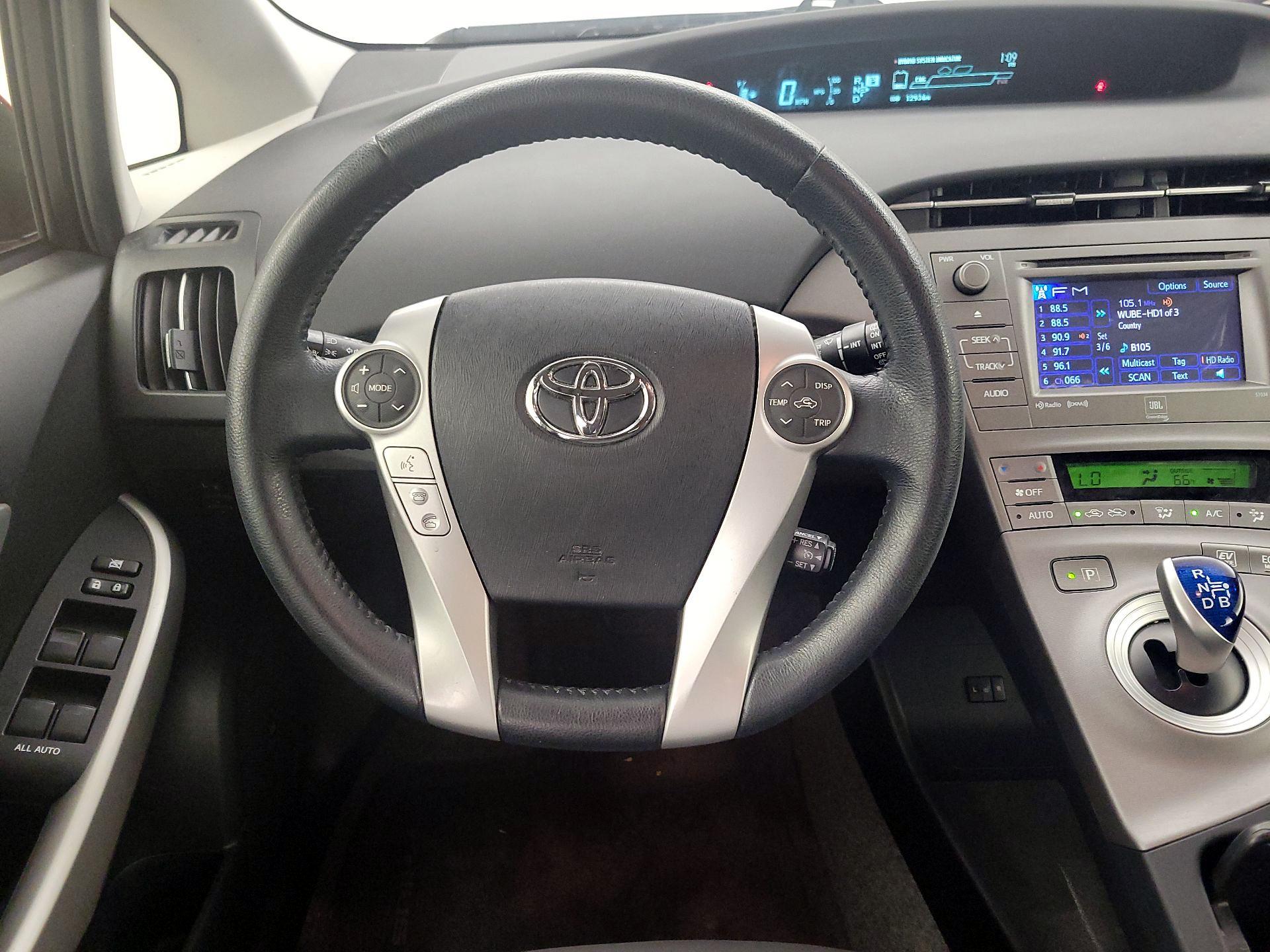 Thumbnail: 2015 Toyota Prius - 10