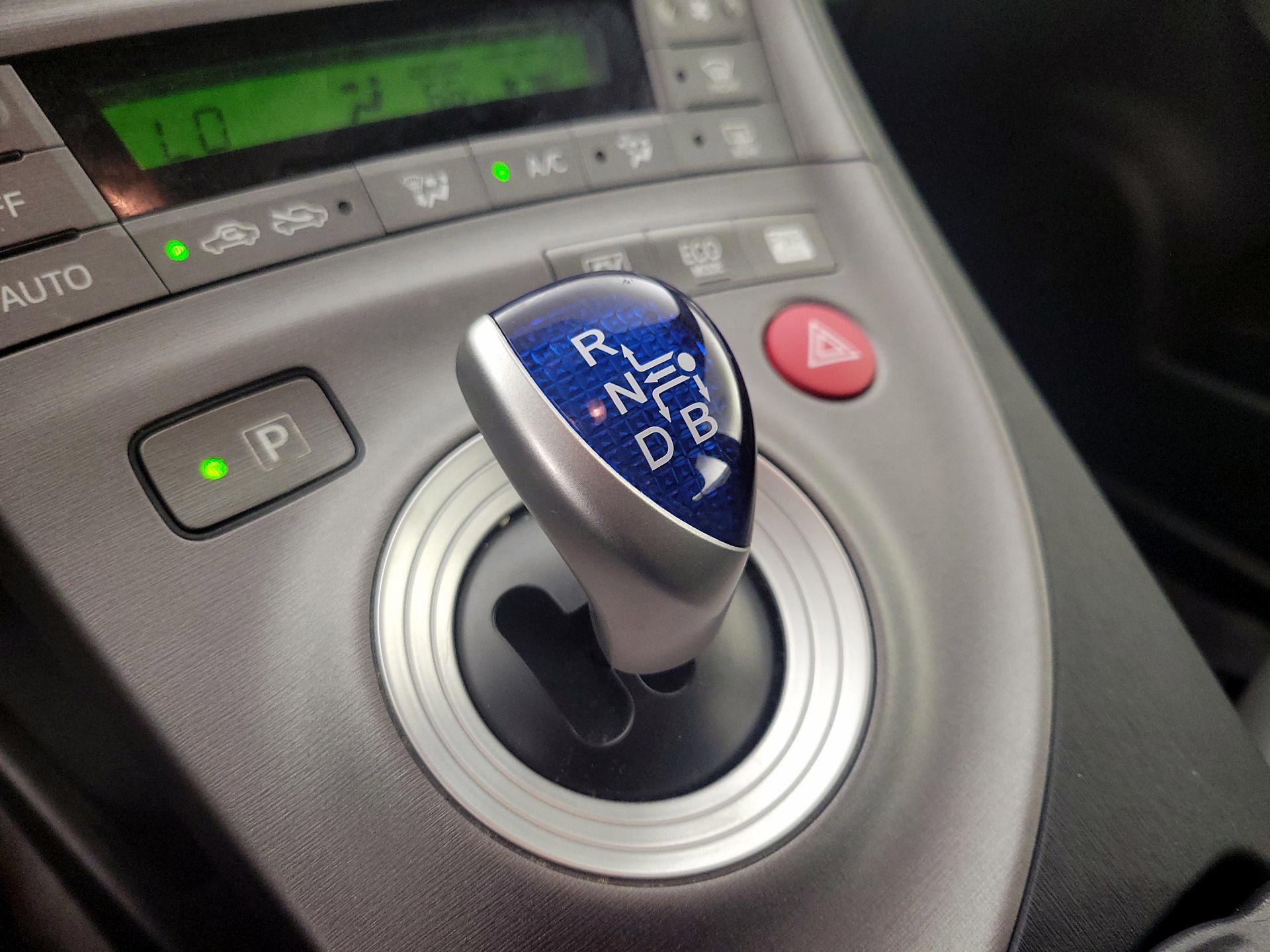 Thumbnail: 2015 Toyota Prius - 18