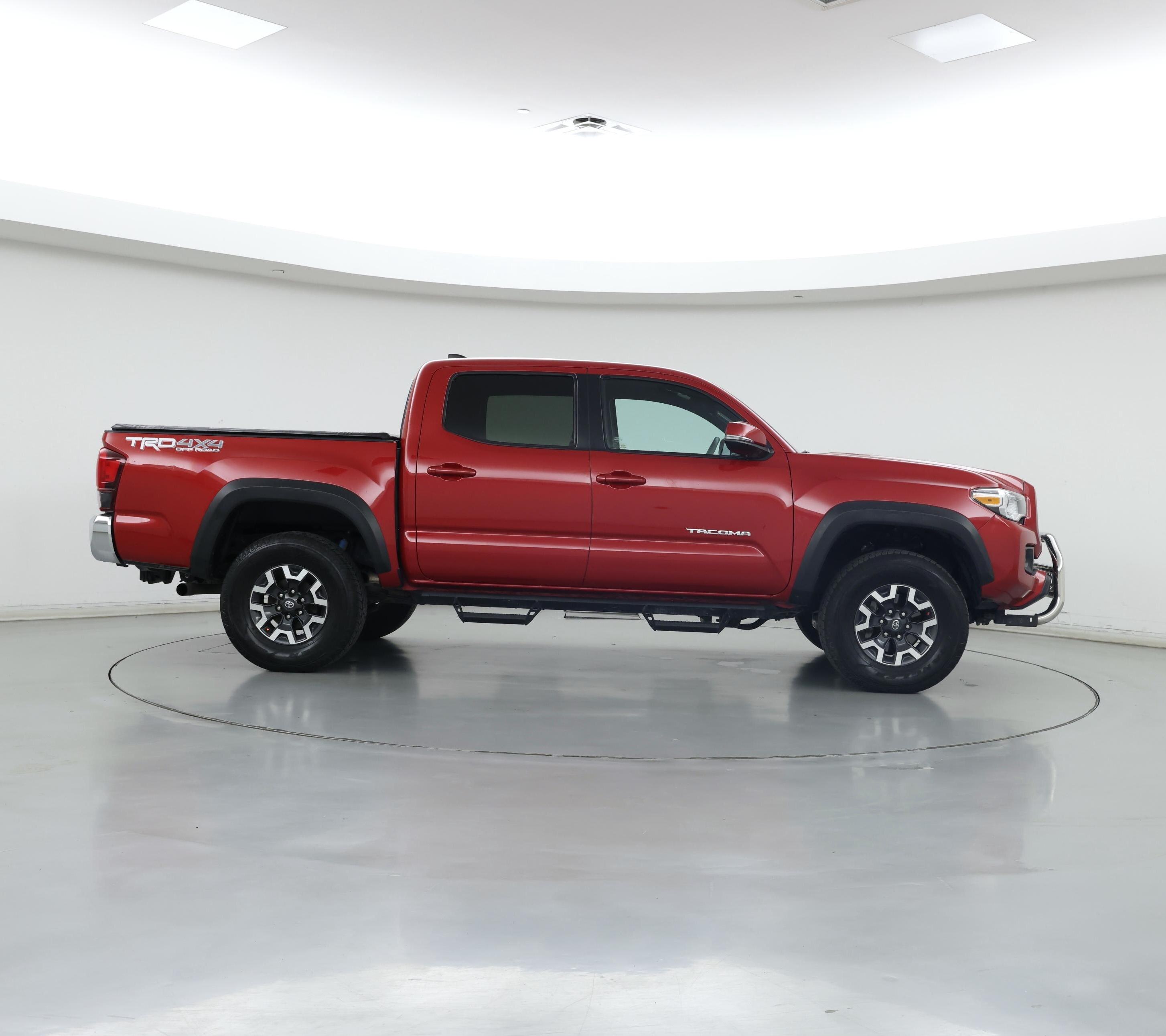 Thumbnail: 2018 Toyota Tacoma - 7