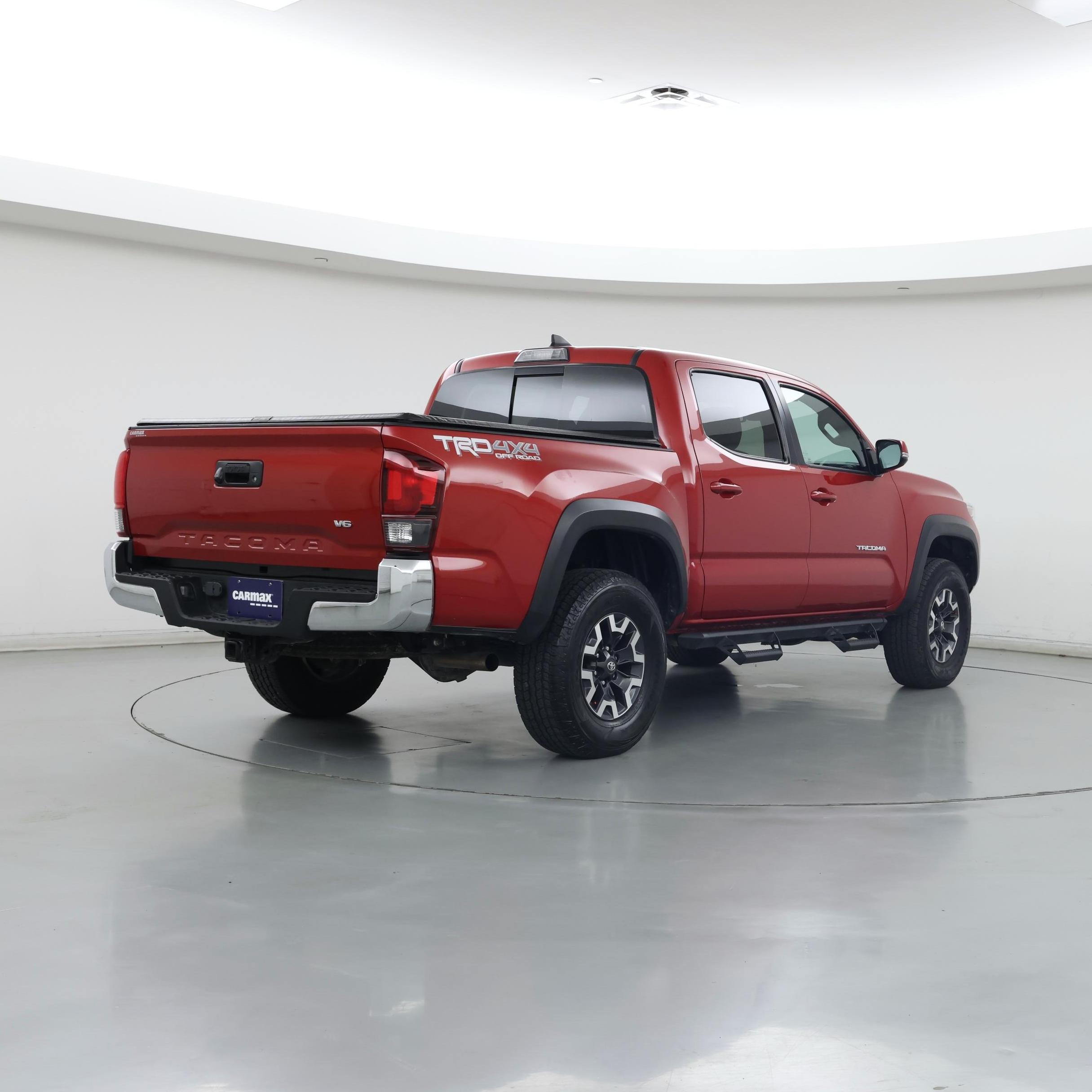Thumbnail: 2018 Toyota Tacoma - 8