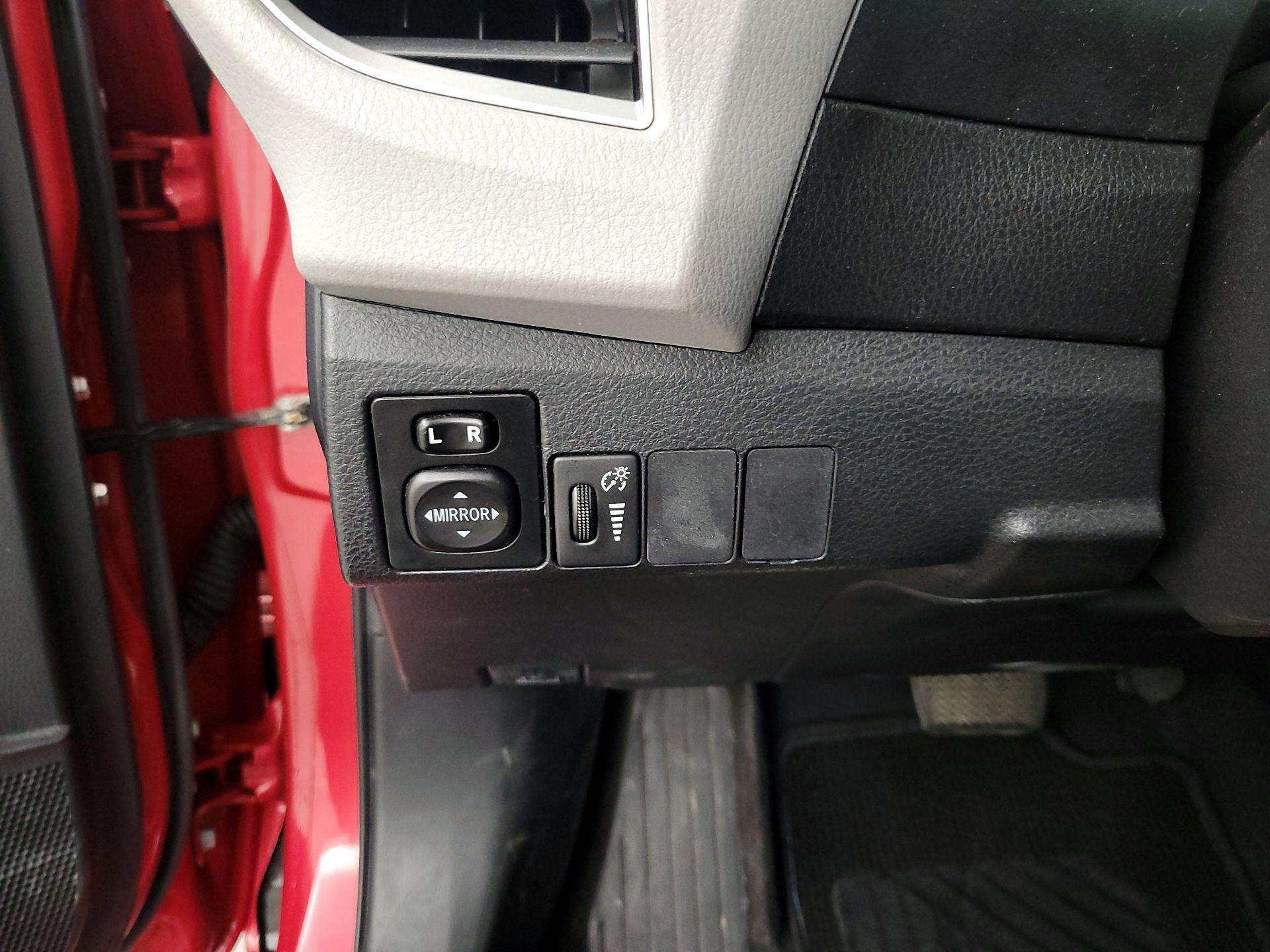 Thumbnail: 2014 Toyota Corolla - 13