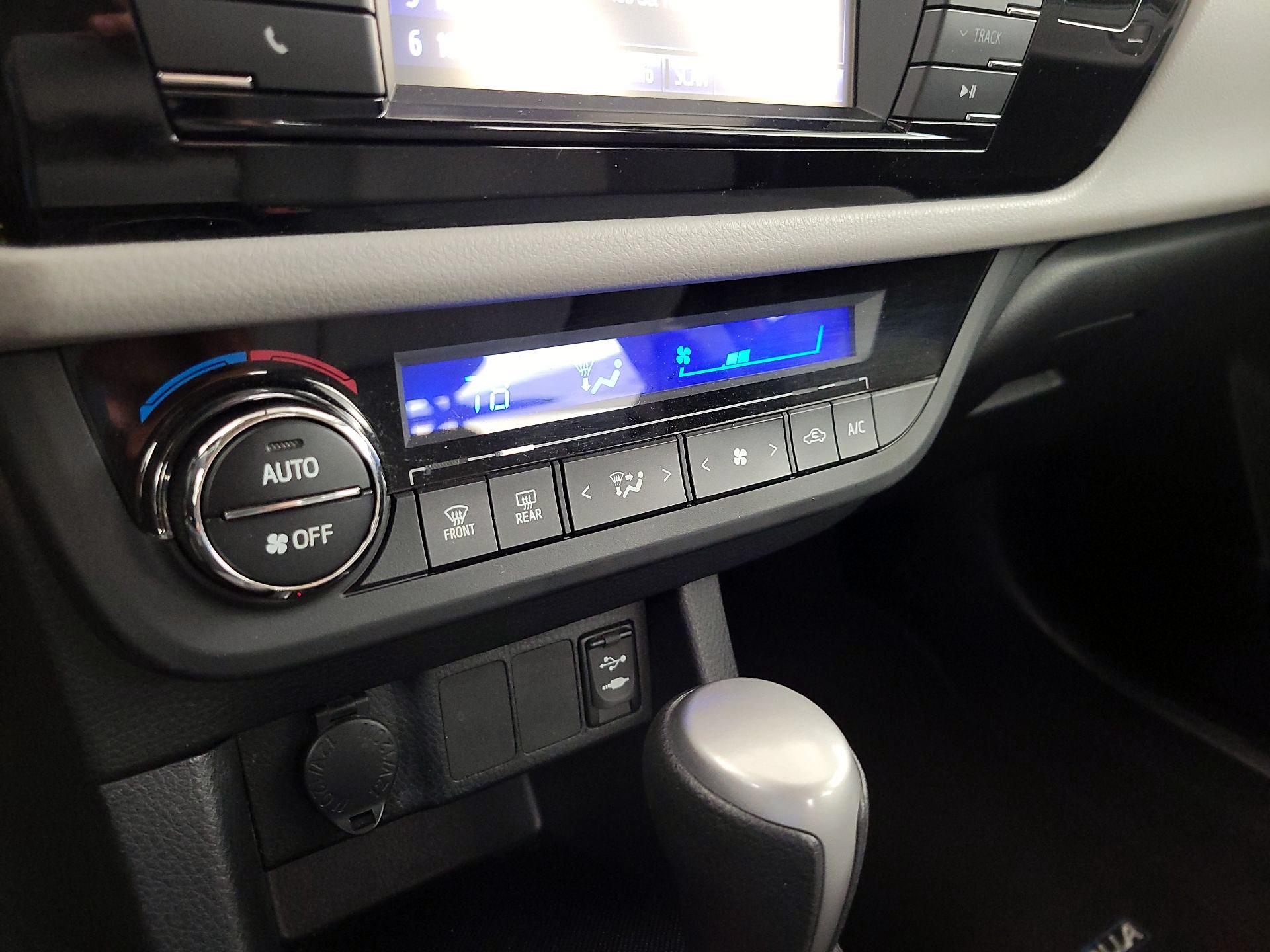 Thumbnail: 2014 Toyota Corolla - 16