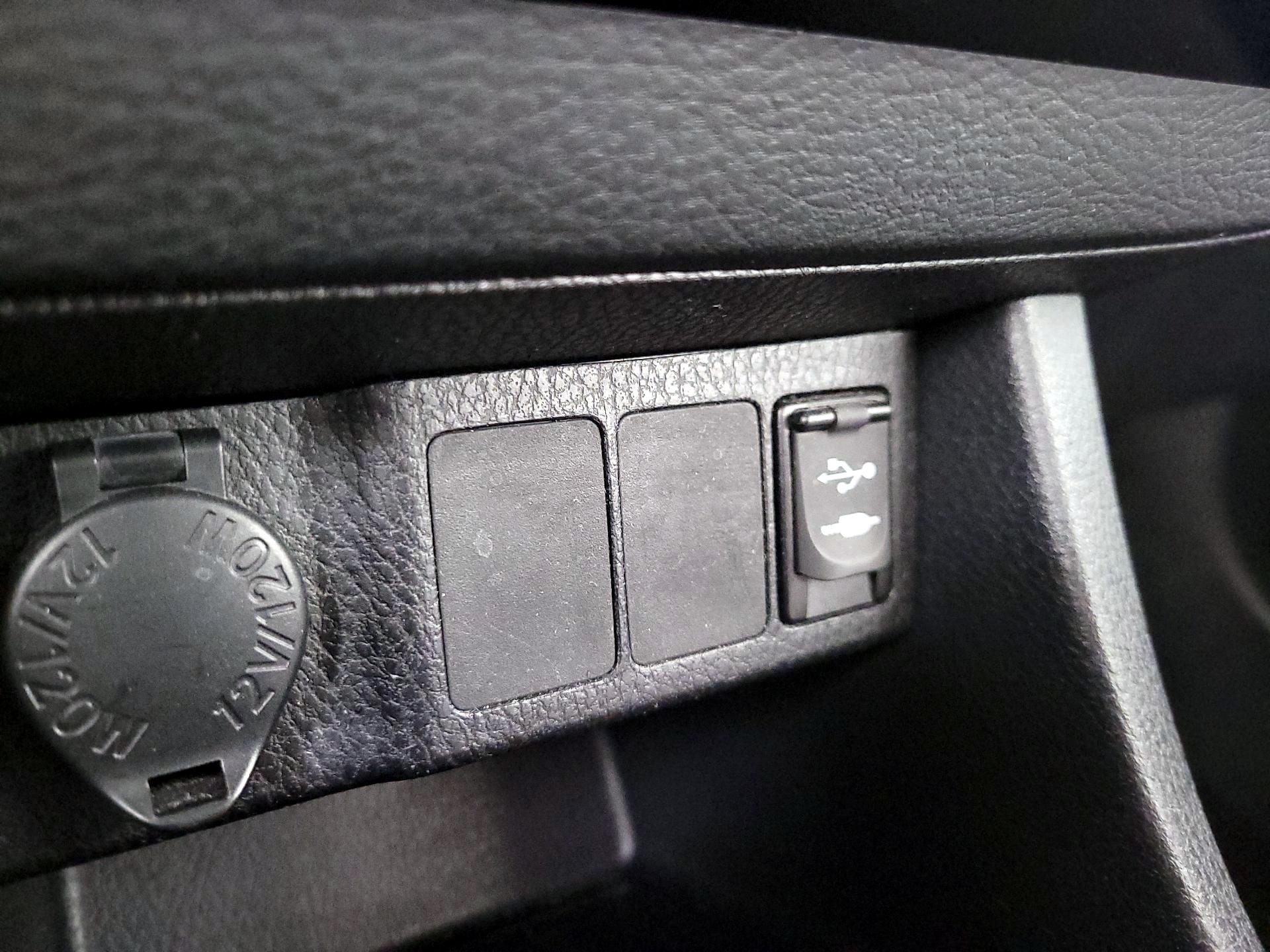 Thumbnail: 2014 Toyota Corolla - 18