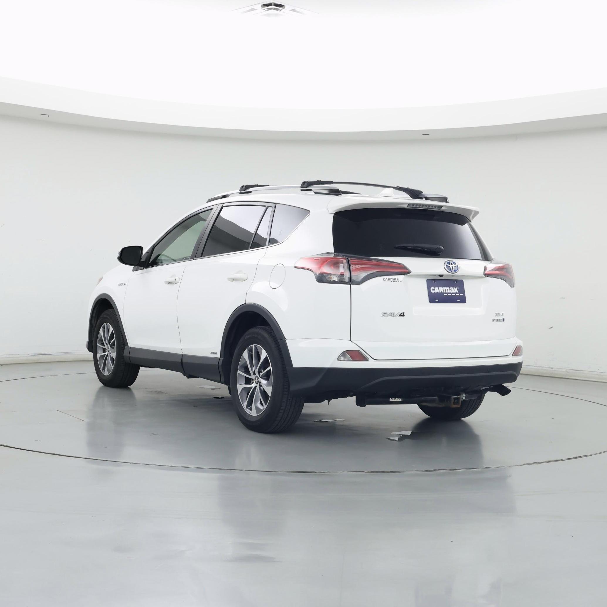 Thumbnail: 2017 Toyota RAV4 - 2