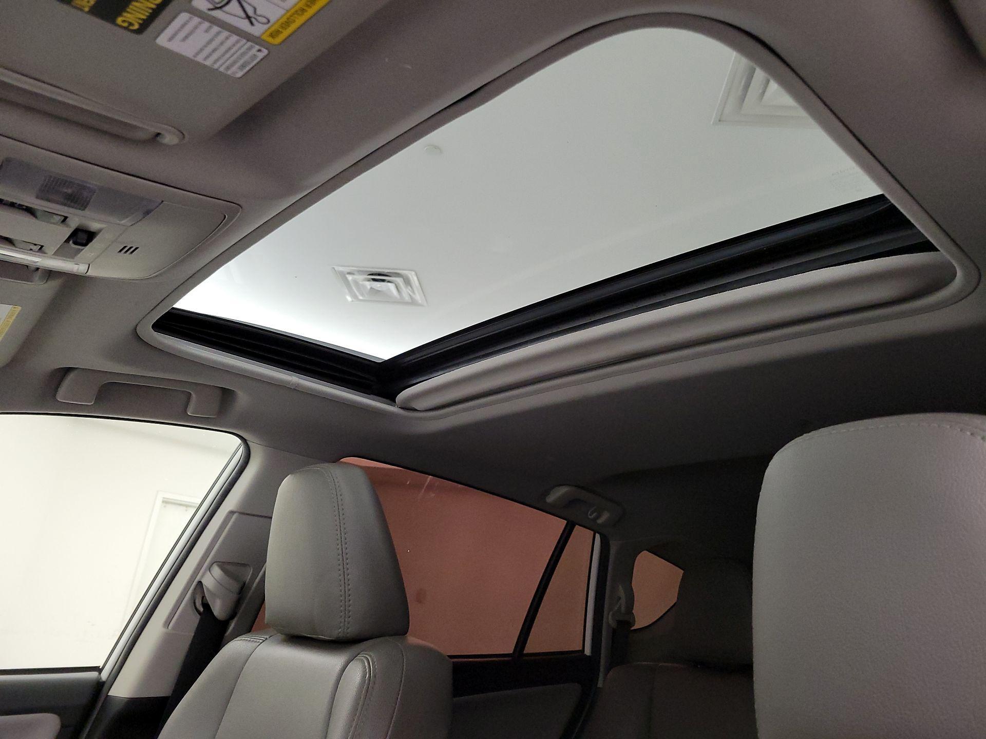 Thumbnail: 2017 Toyota RAV4 - 20