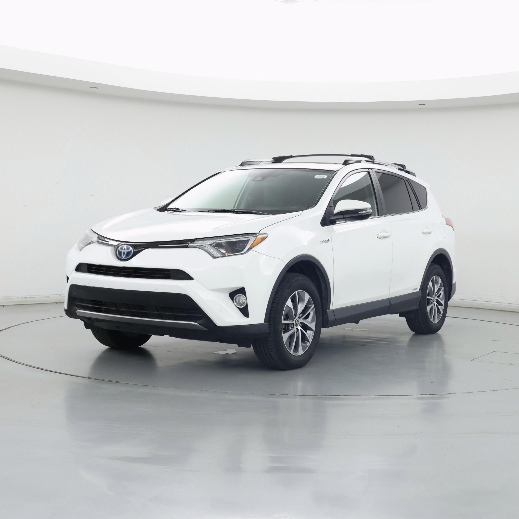 Thumbnail: 2017 Toyota RAV4 - 4