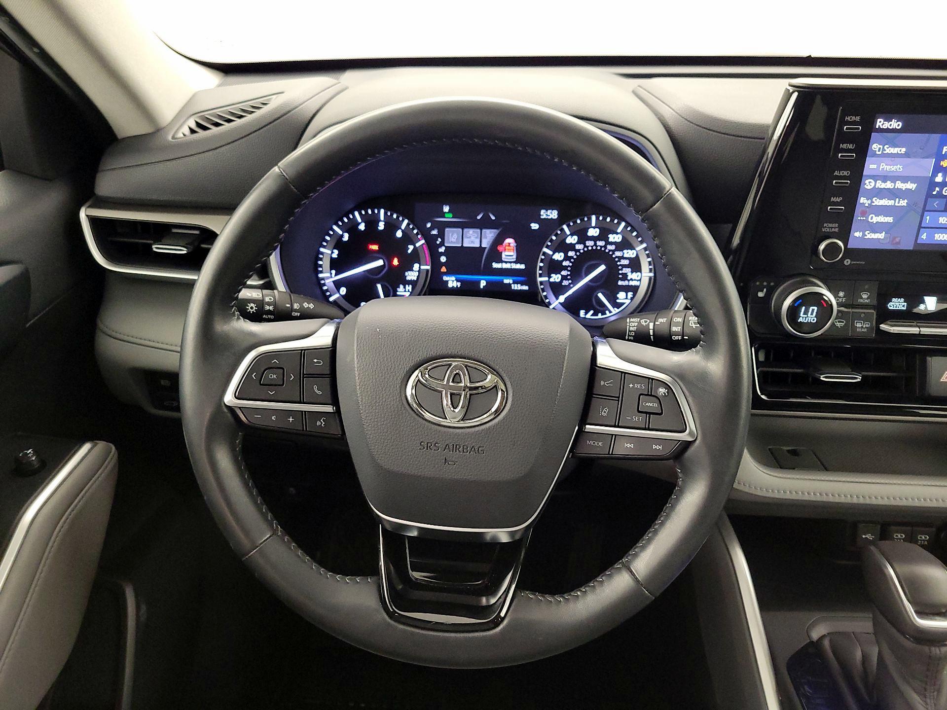 Thumbnail: 2020 Toyota Highlander - 10