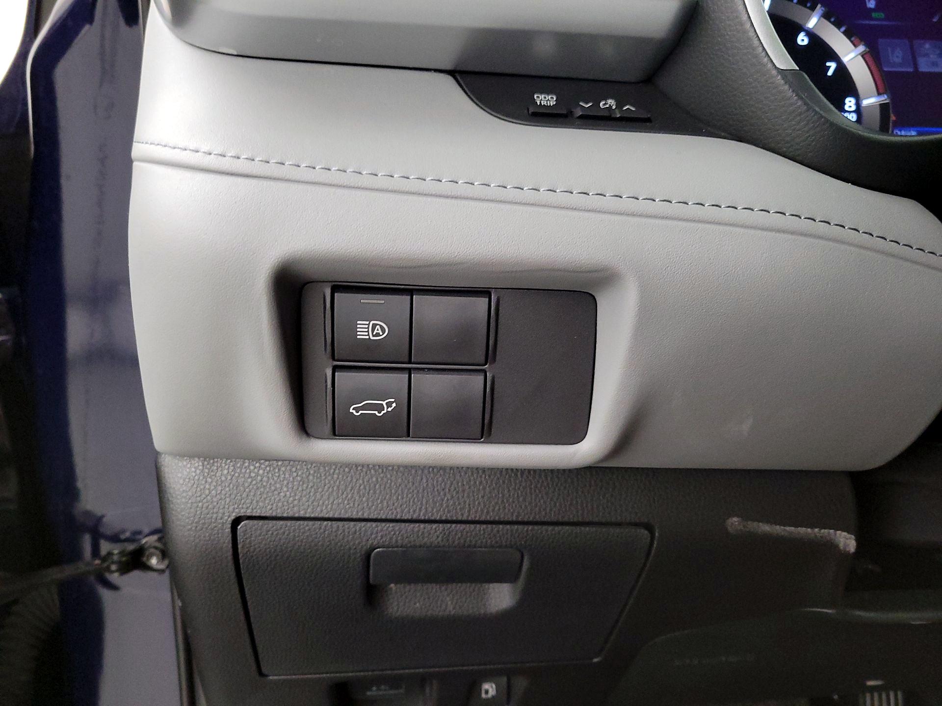 Thumbnail: 2020 Toyota Highlander - 13