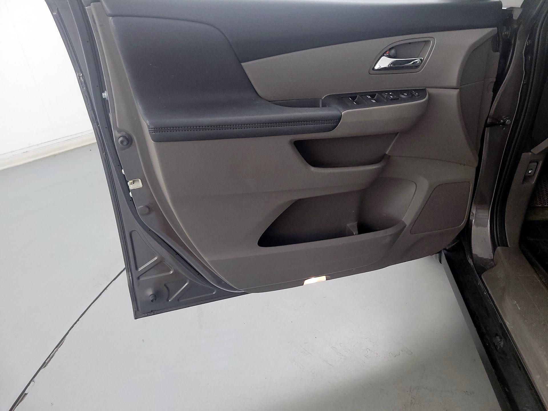 Thumbnail: 2015 Honda Odyssey - 12