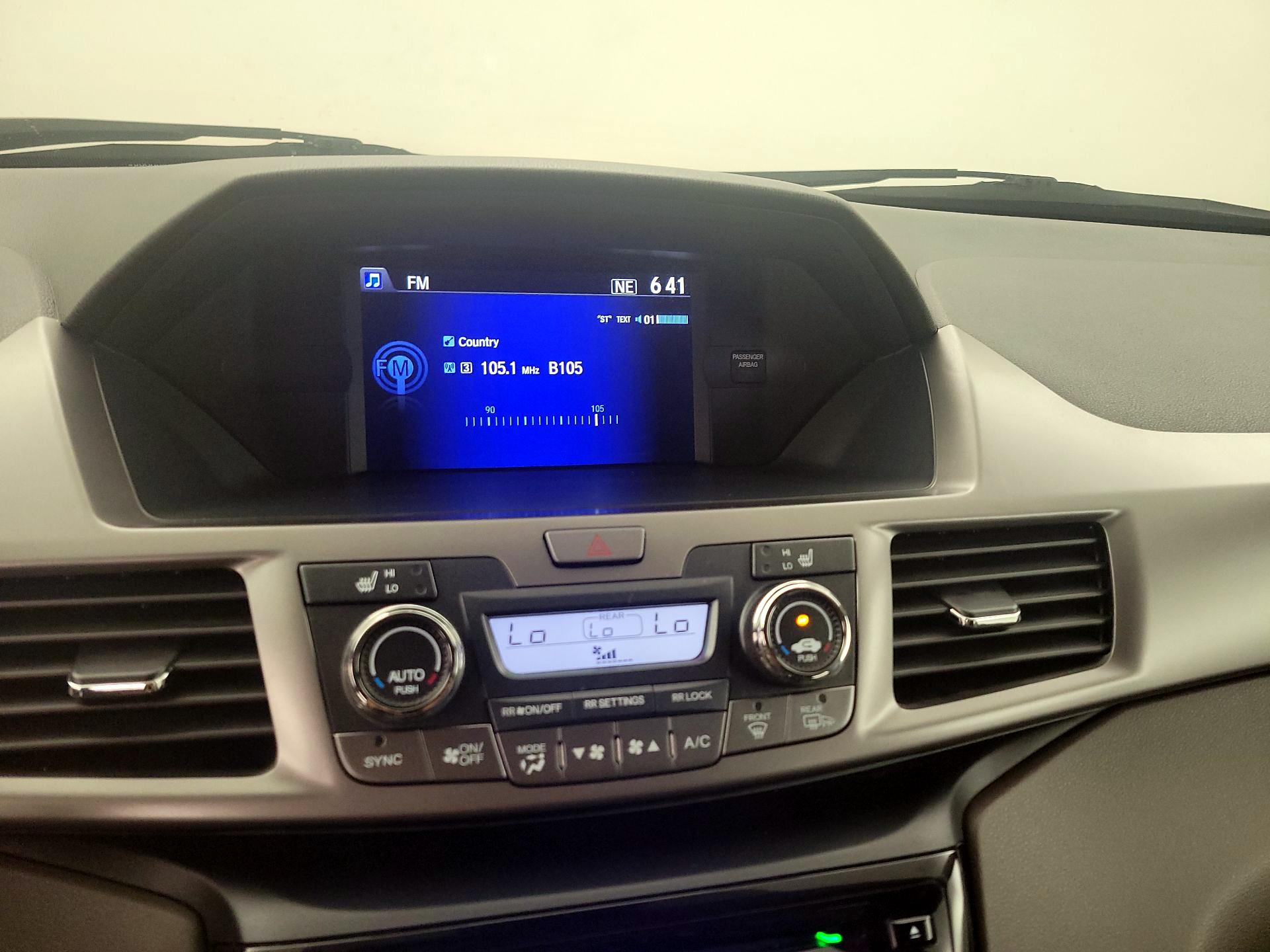 Thumbnail: 2015 Honda Odyssey - 16