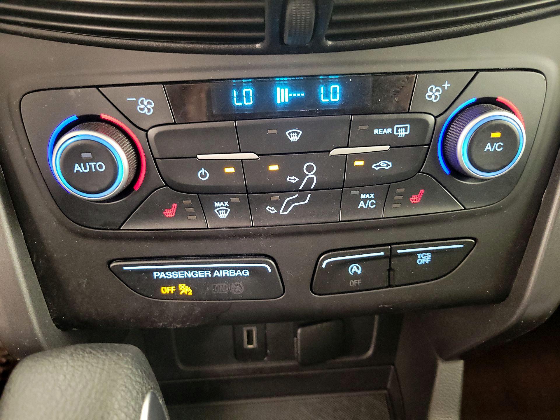 Thumbnail: 2018 Ford Escape - 16