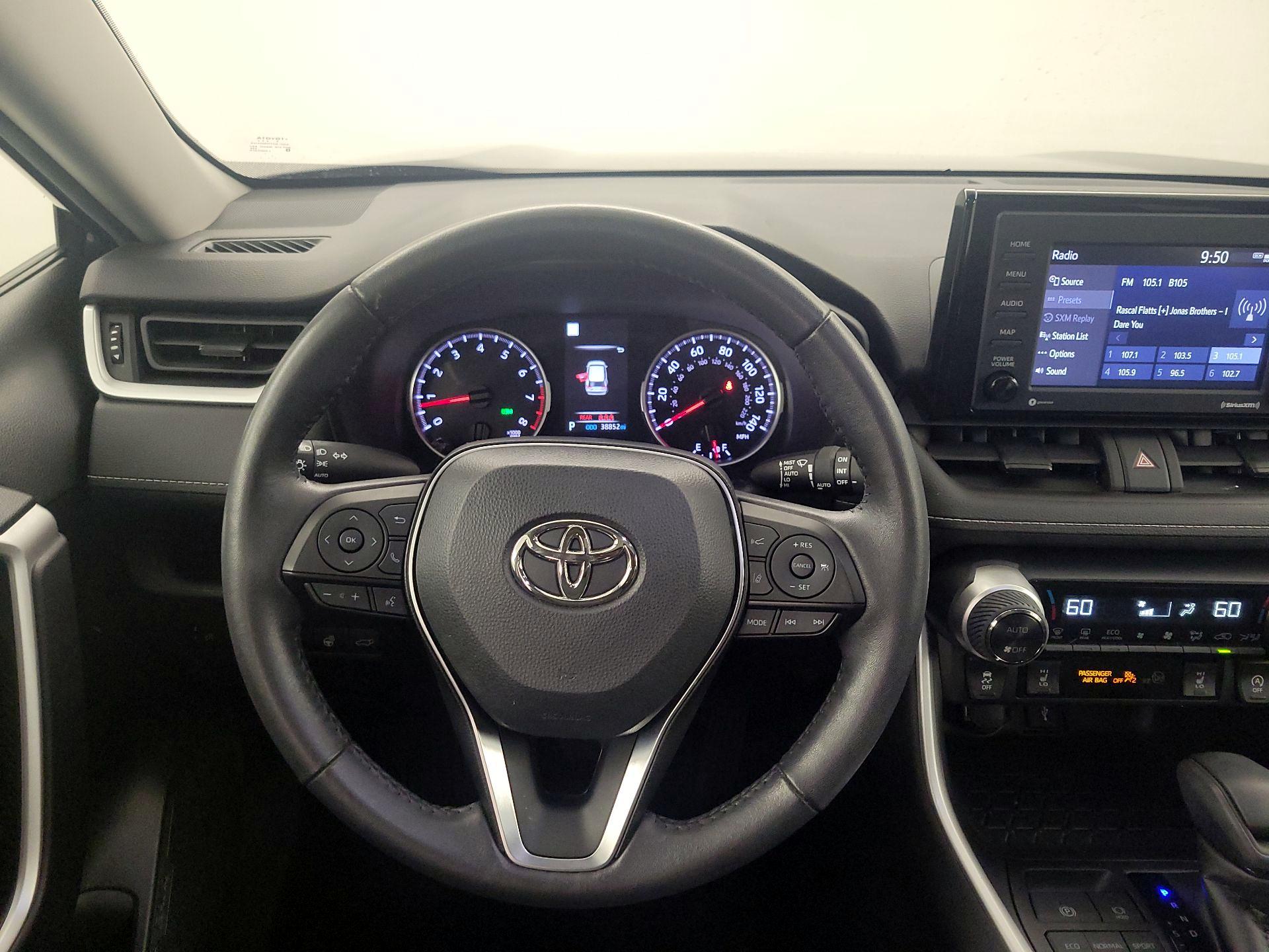 Thumbnail: 2022 Toyota RAV4 - 10