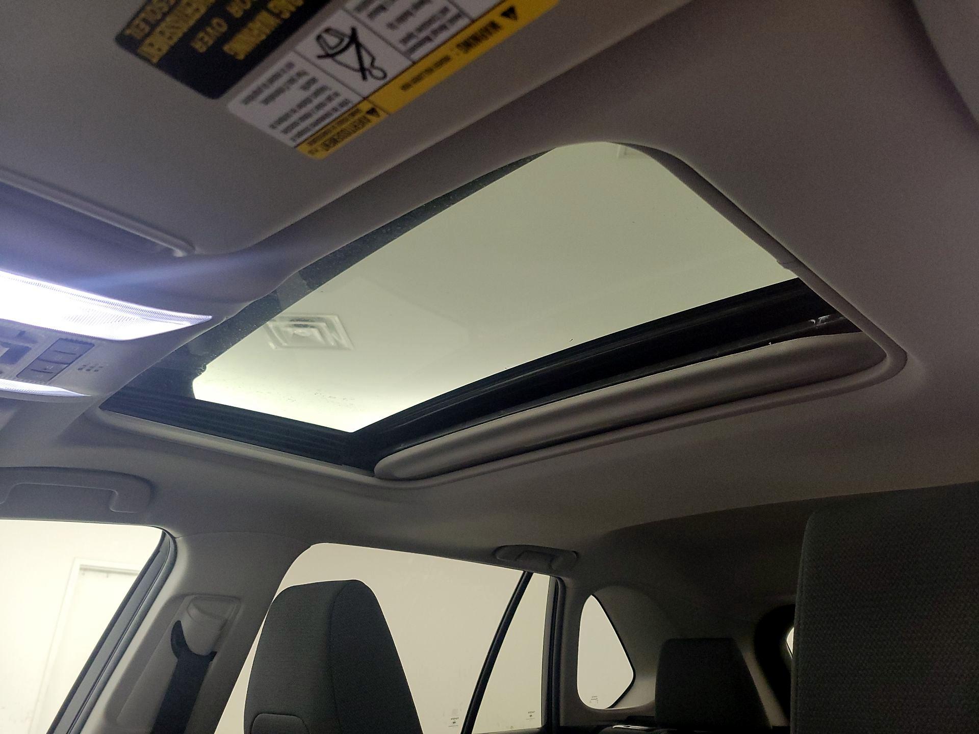 Thumbnail: 2022 Toyota RAV4 - 19