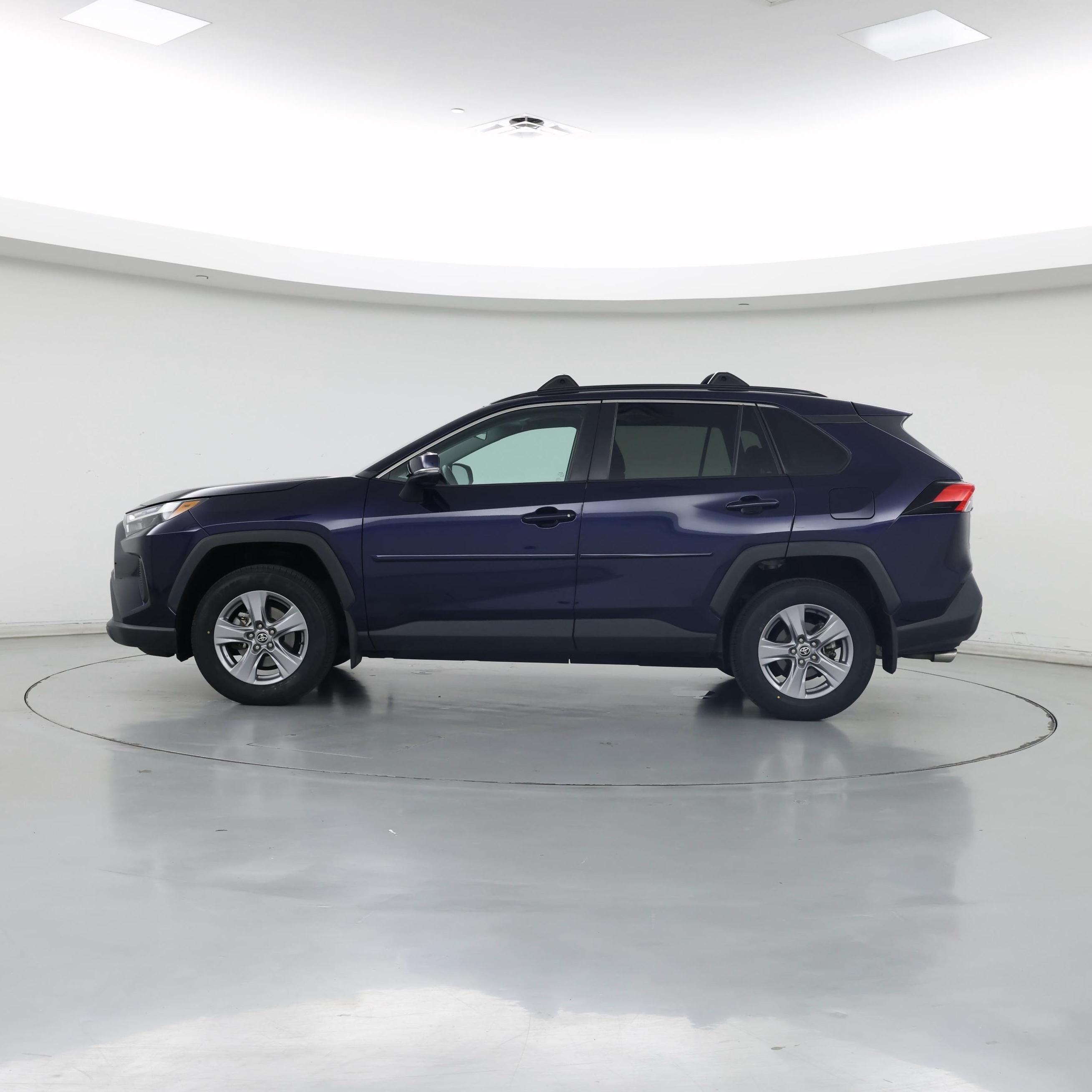 Thumbnail: 2022 Toyota RAV4 - 3