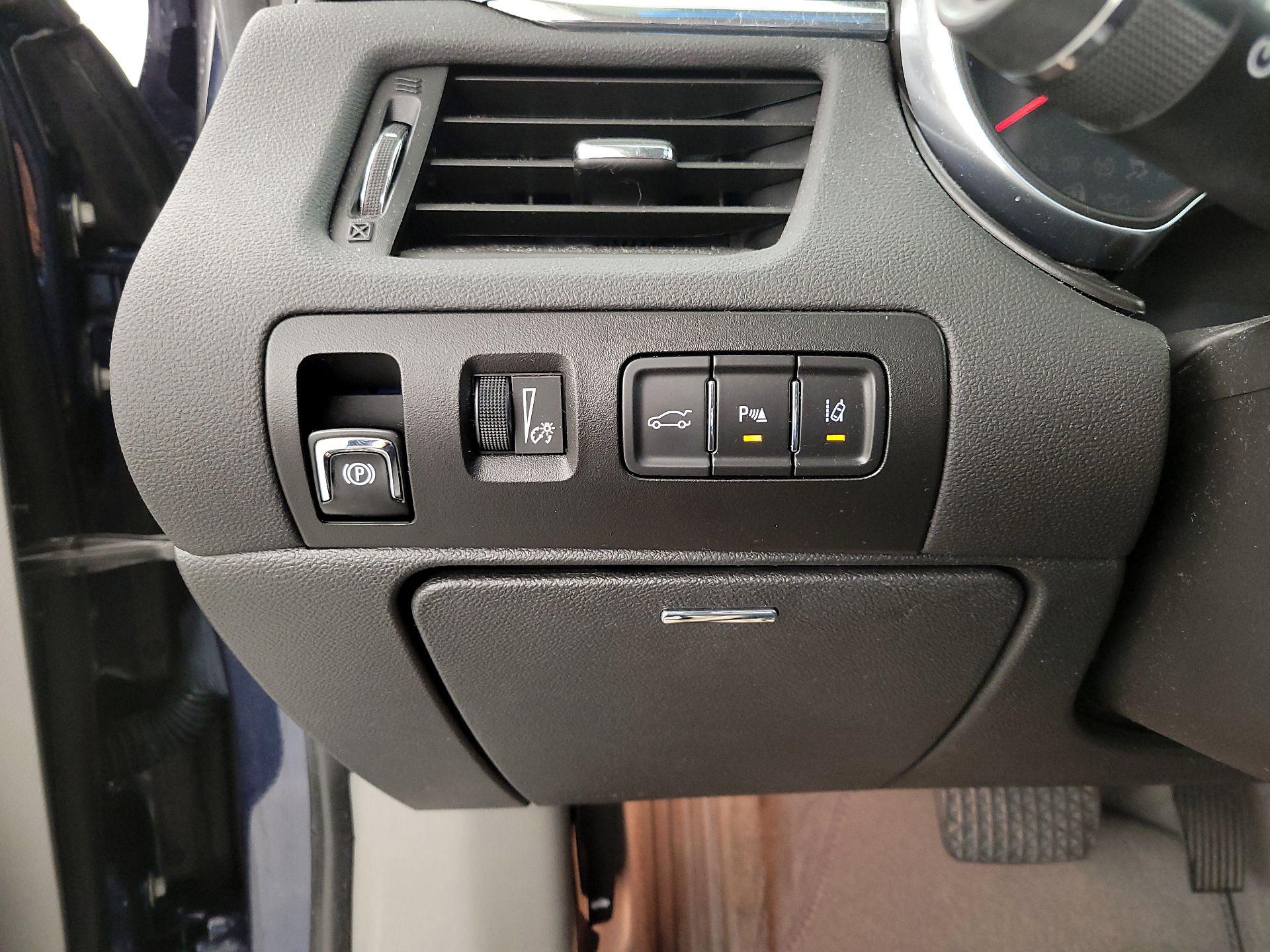 Thumbnail: 2016 Chevrolet Impala - 13