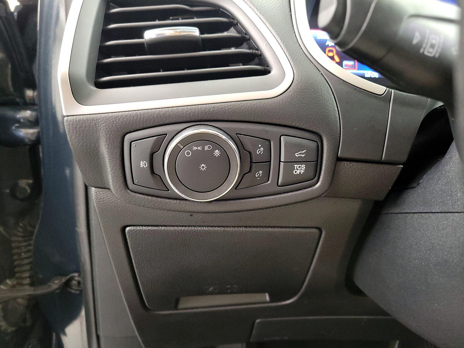 Thumbnail: 2019 Ford Edge - 13