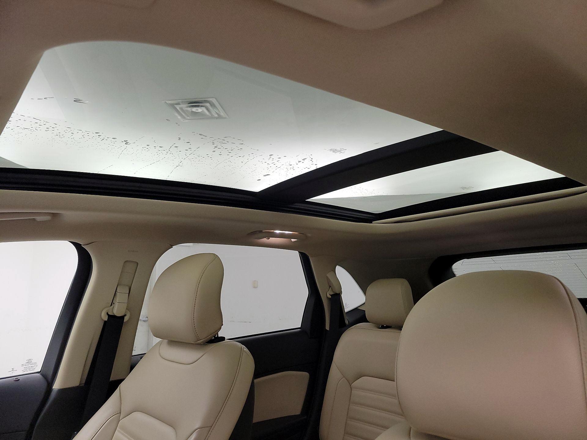 Thumbnail: 2019 Ford Edge - 19