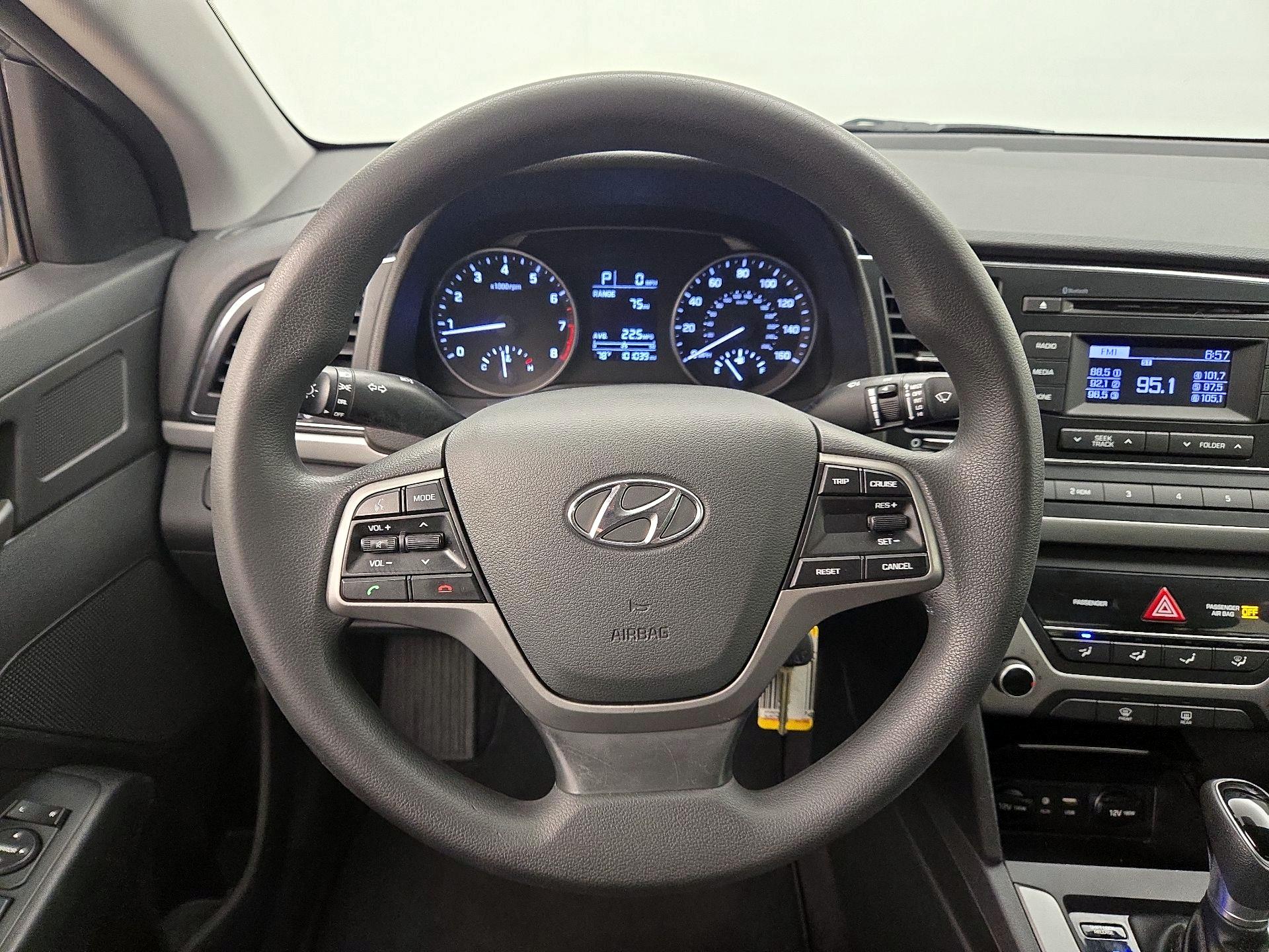 Thumbnail: 2018 Hyundai Elantra - 10