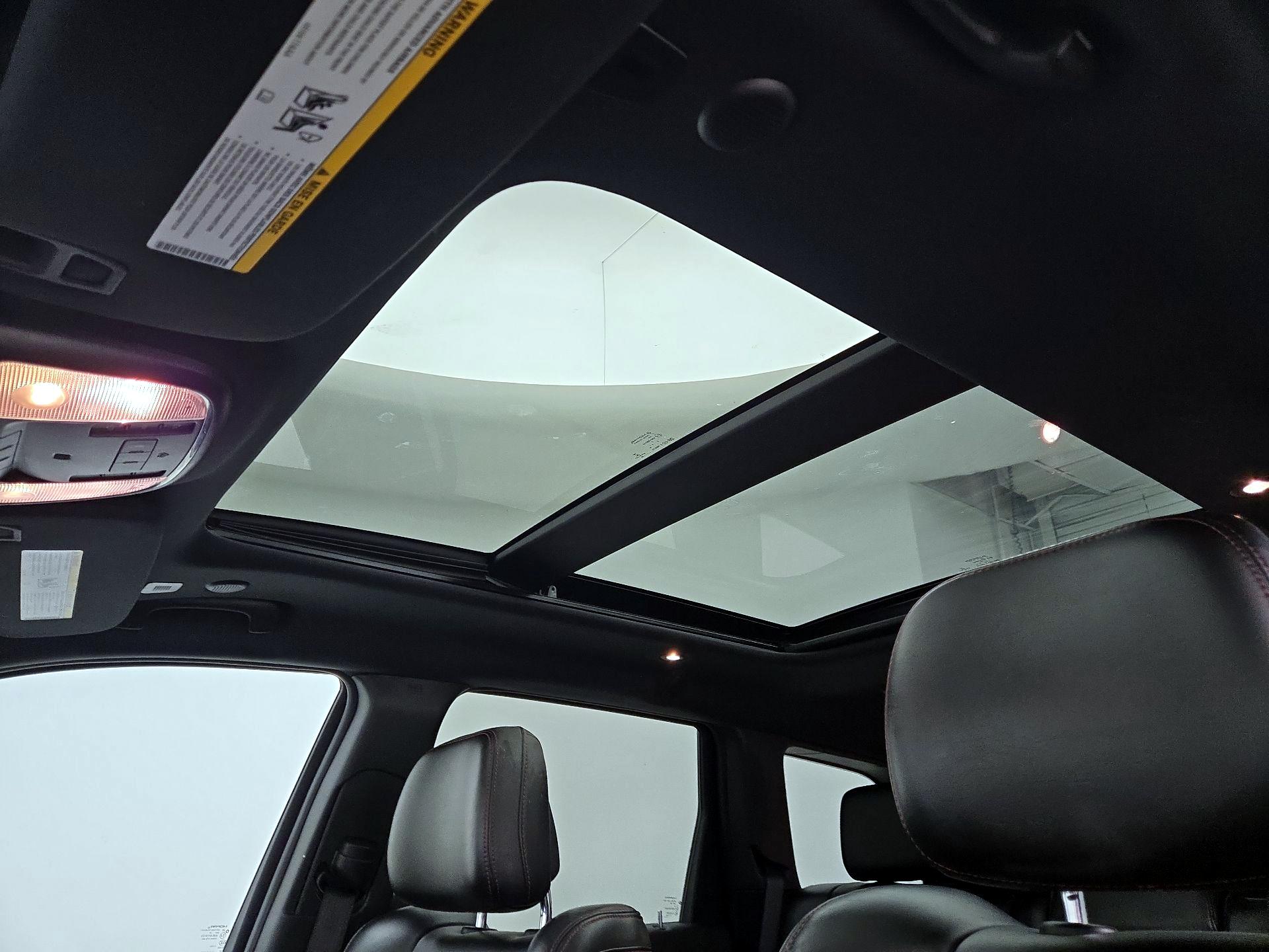 Thumbnail: 2020 Jeep Grand Cherokee - 20
