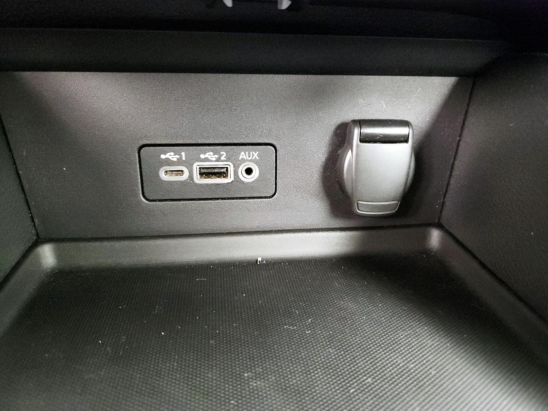Thumbnail: 2021 Nissan Sentra - 18