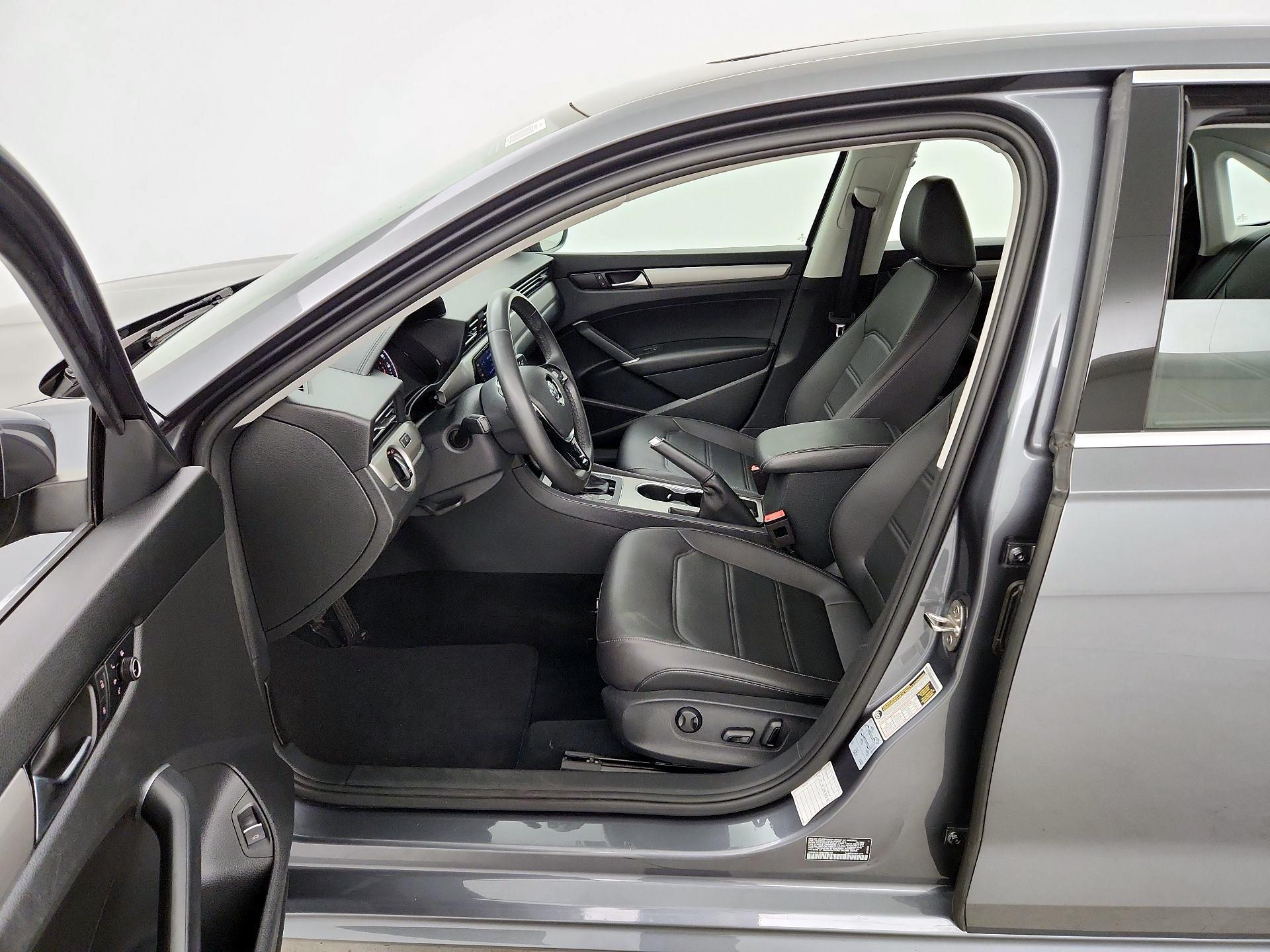 Thumbnail: 2022 Volkswagen Passat - 11