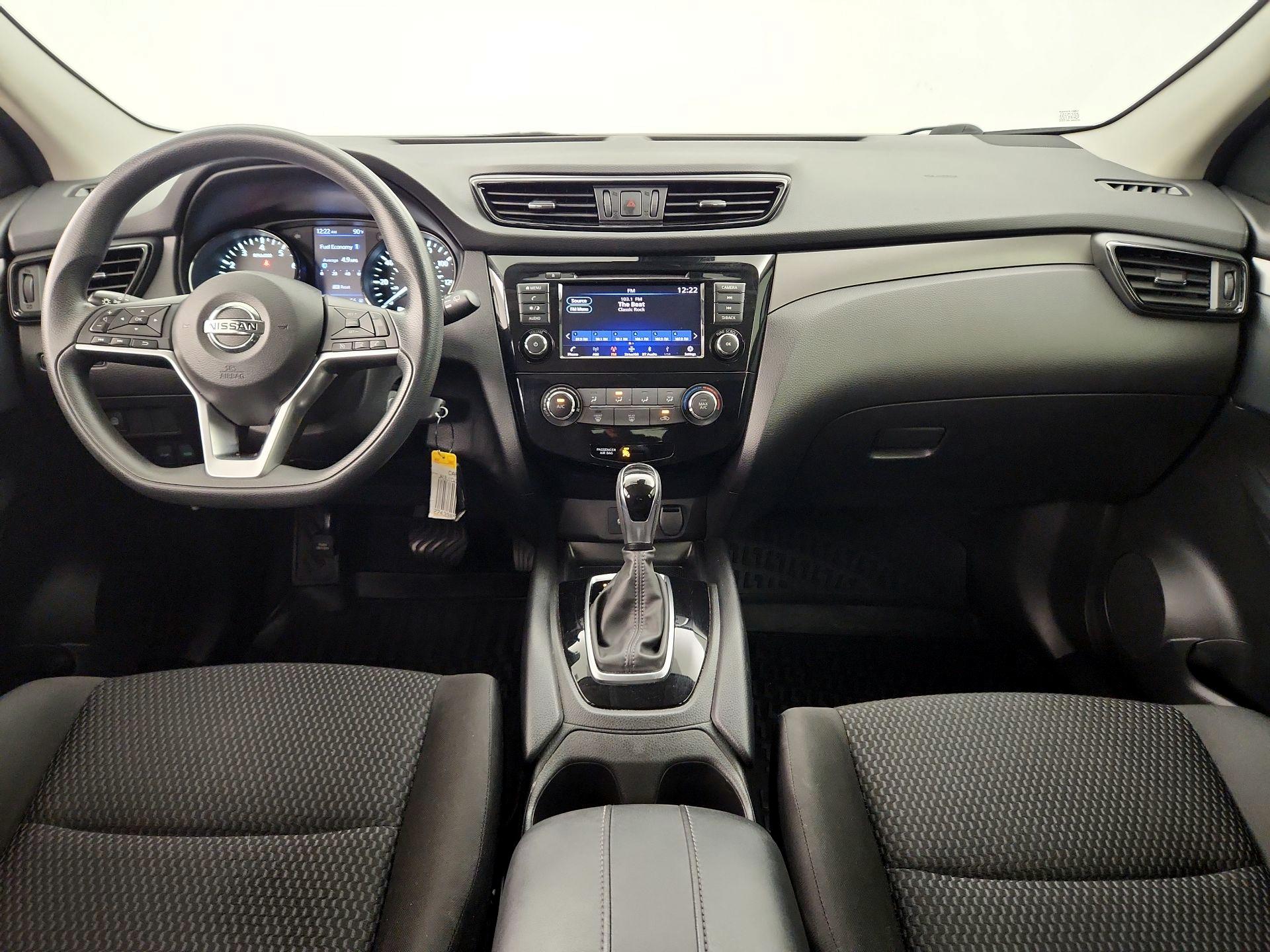 Thumbnail: 2020 Nissan Rogue Sport - 9