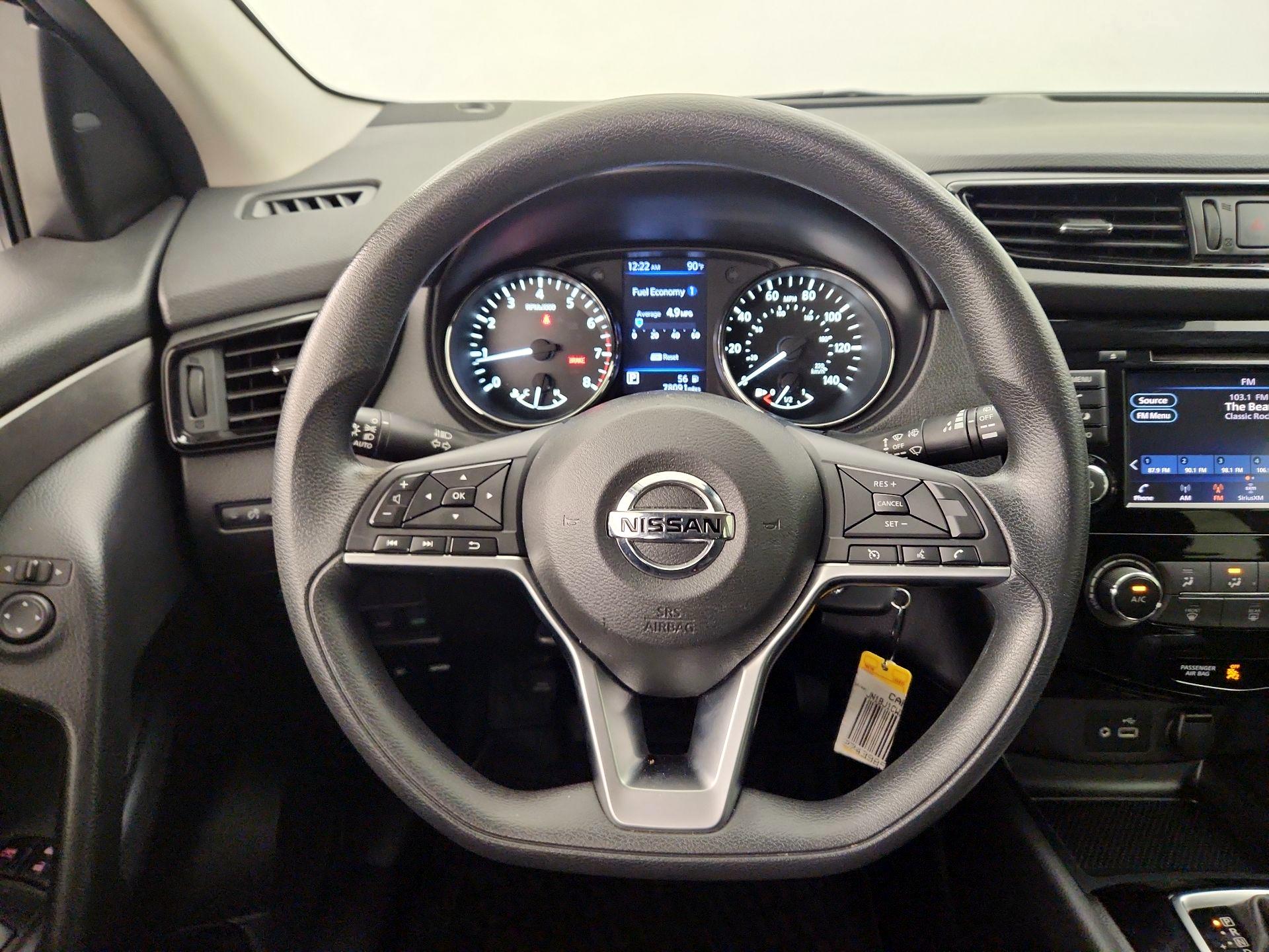 Thumbnail: 2020 Nissan Rogue Sport - 10