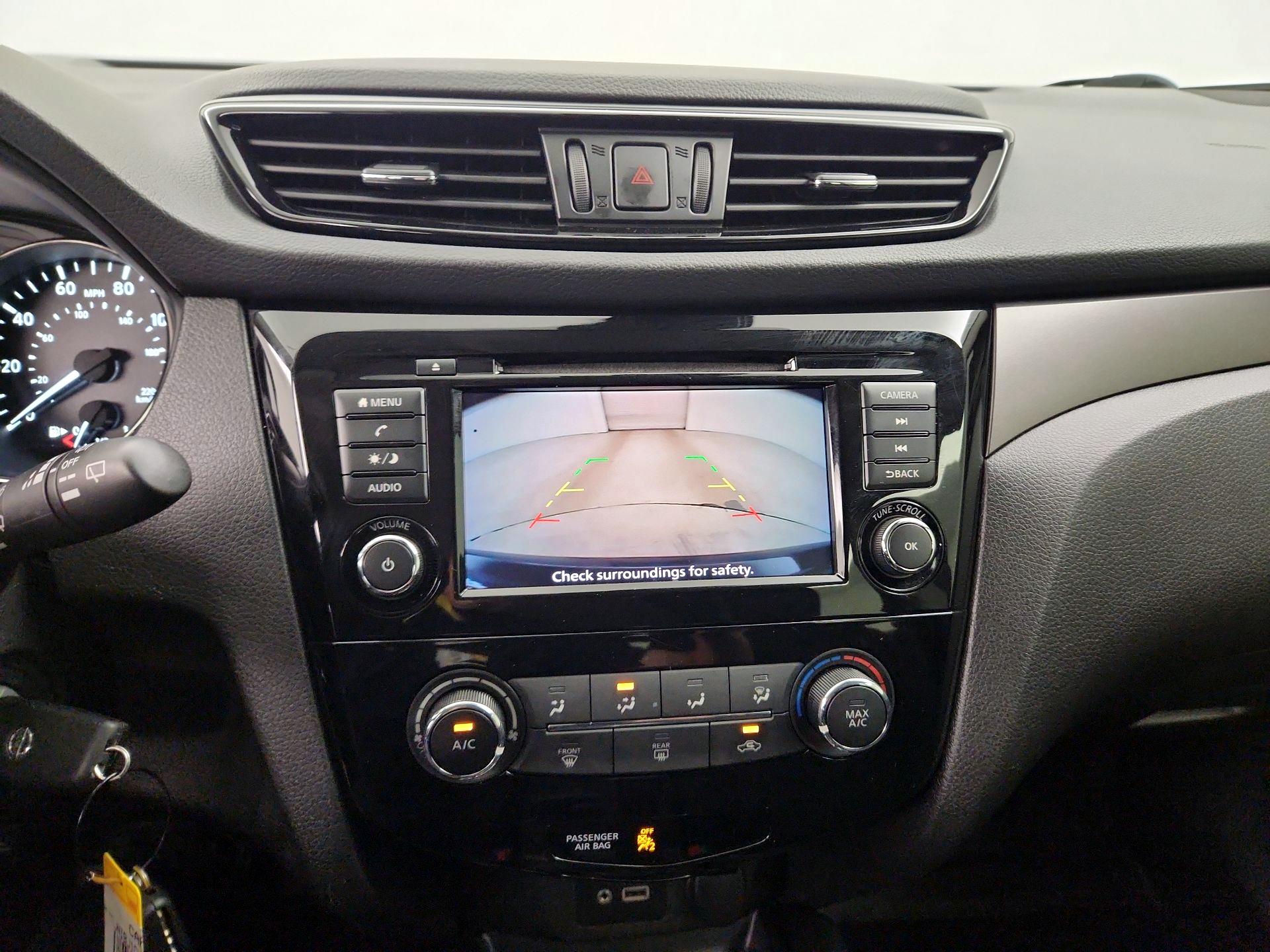 Thumbnail: 2020 Nissan Rogue Sport - 14