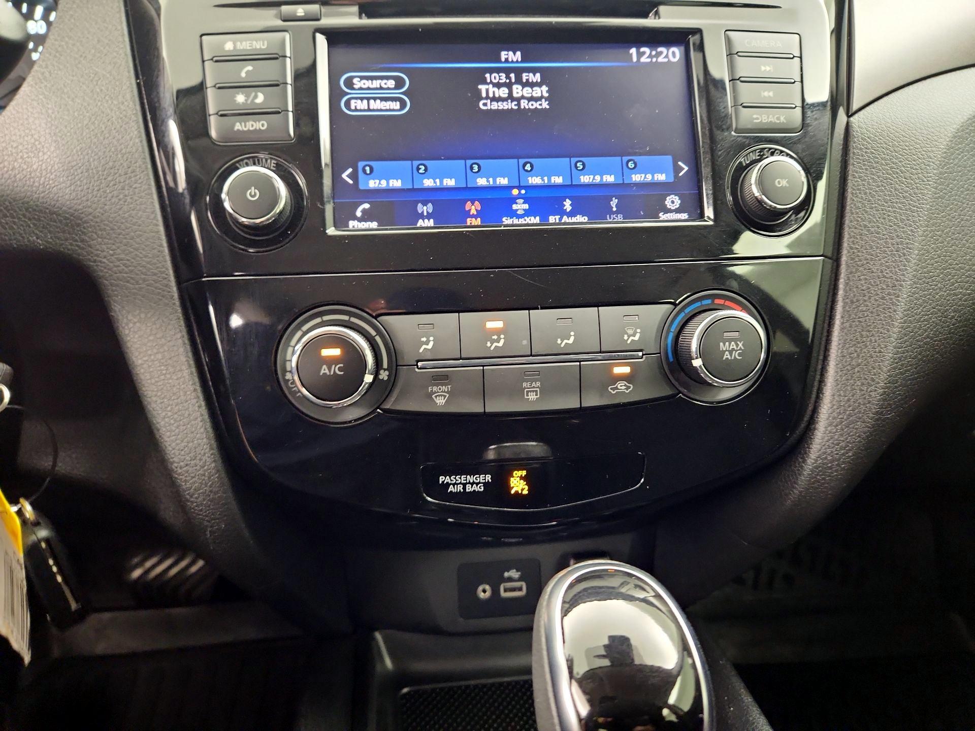 Thumbnail: 2020 Nissan Rogue Sport - 16