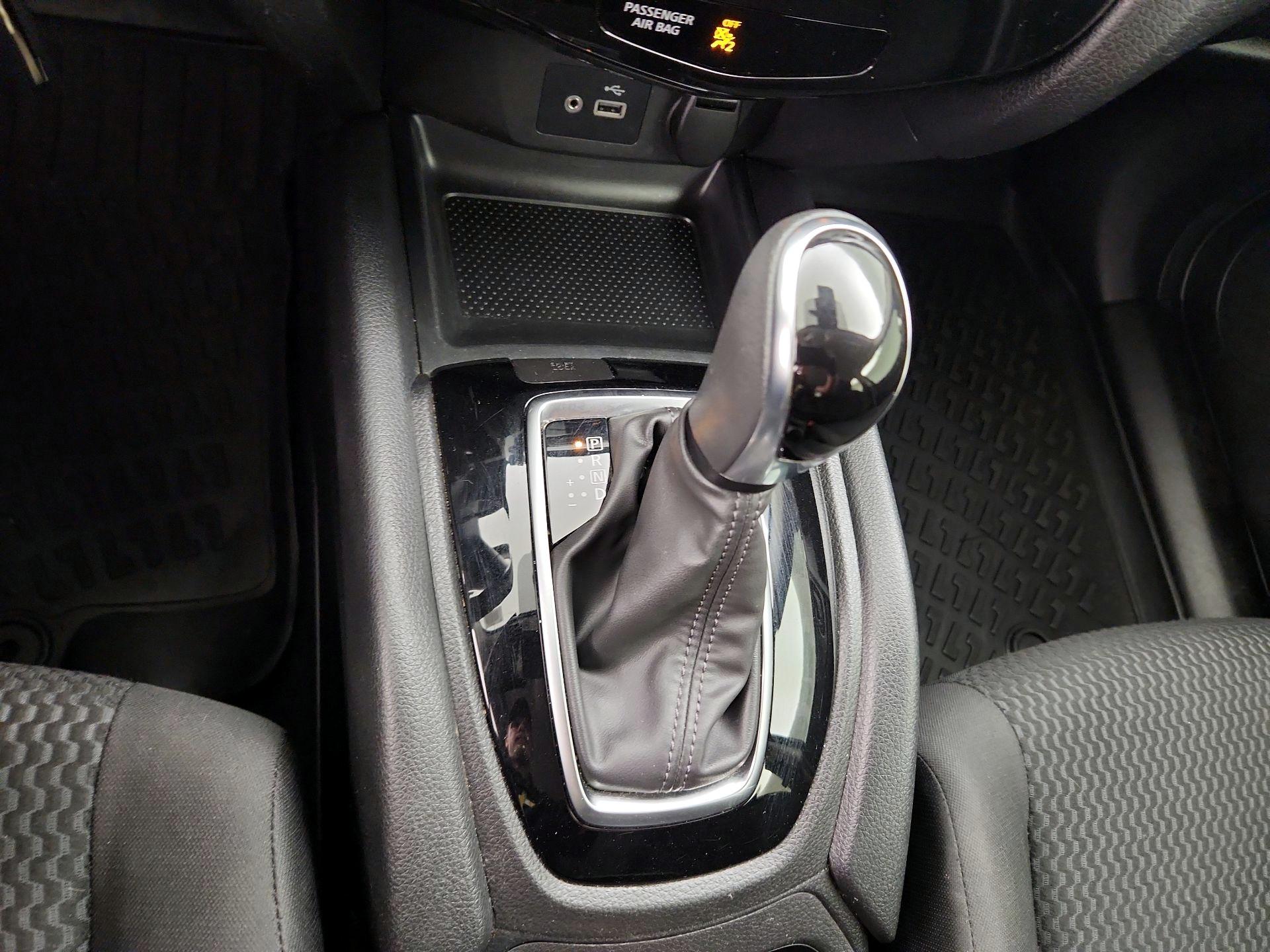 Thumbnail: 2020 Nissan Rogue Sport - 17