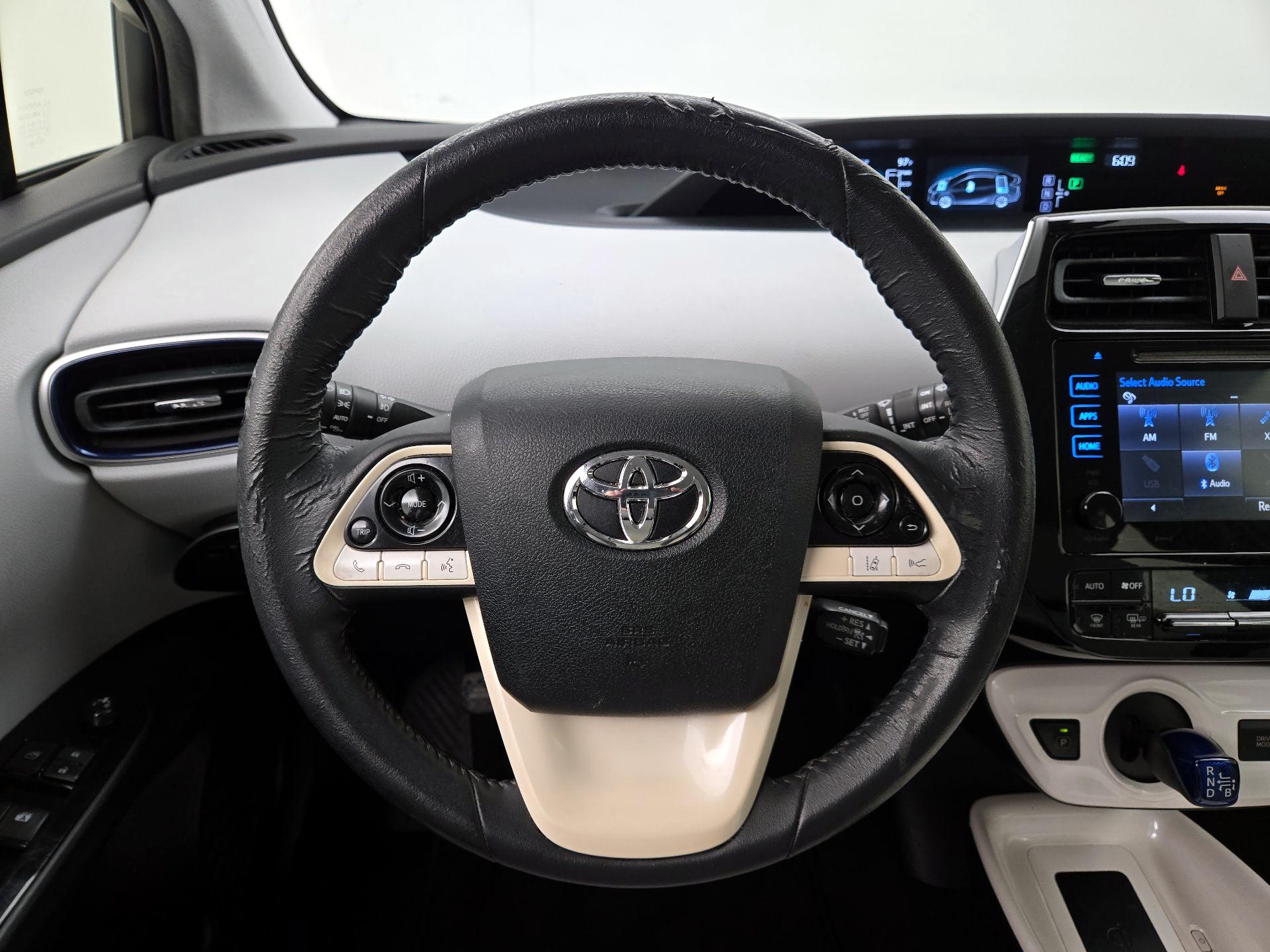 Thumbnail: 2016 Toyota Prius - 10