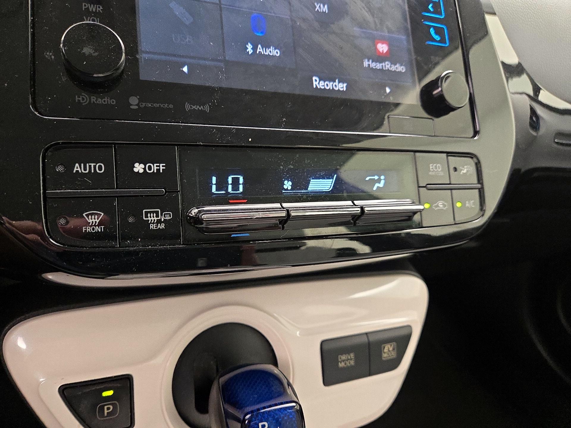 Thumbnail: 2016 Toyota Prius - 16