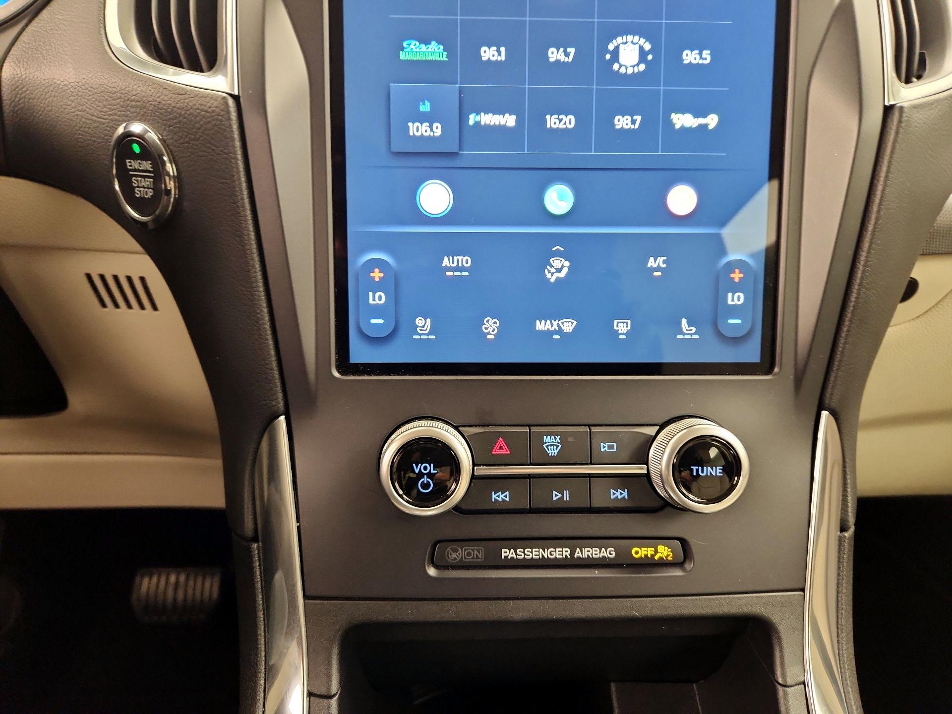Thumbnail: 2021 Ford Edge - 16