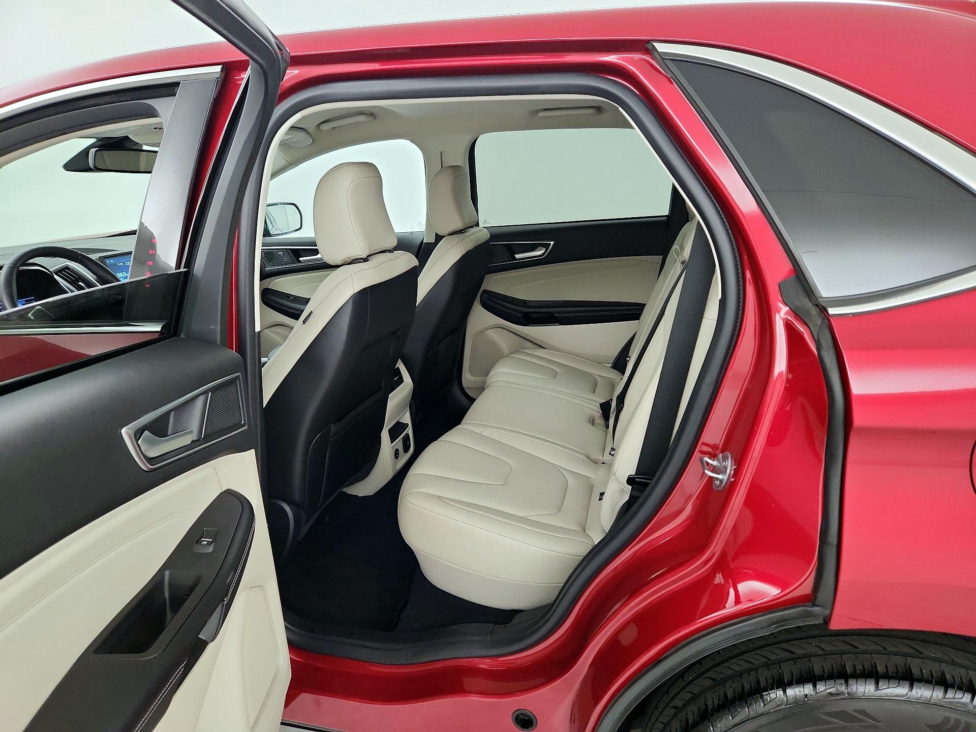 Thumbnail: 2021 Ford Edge - 19