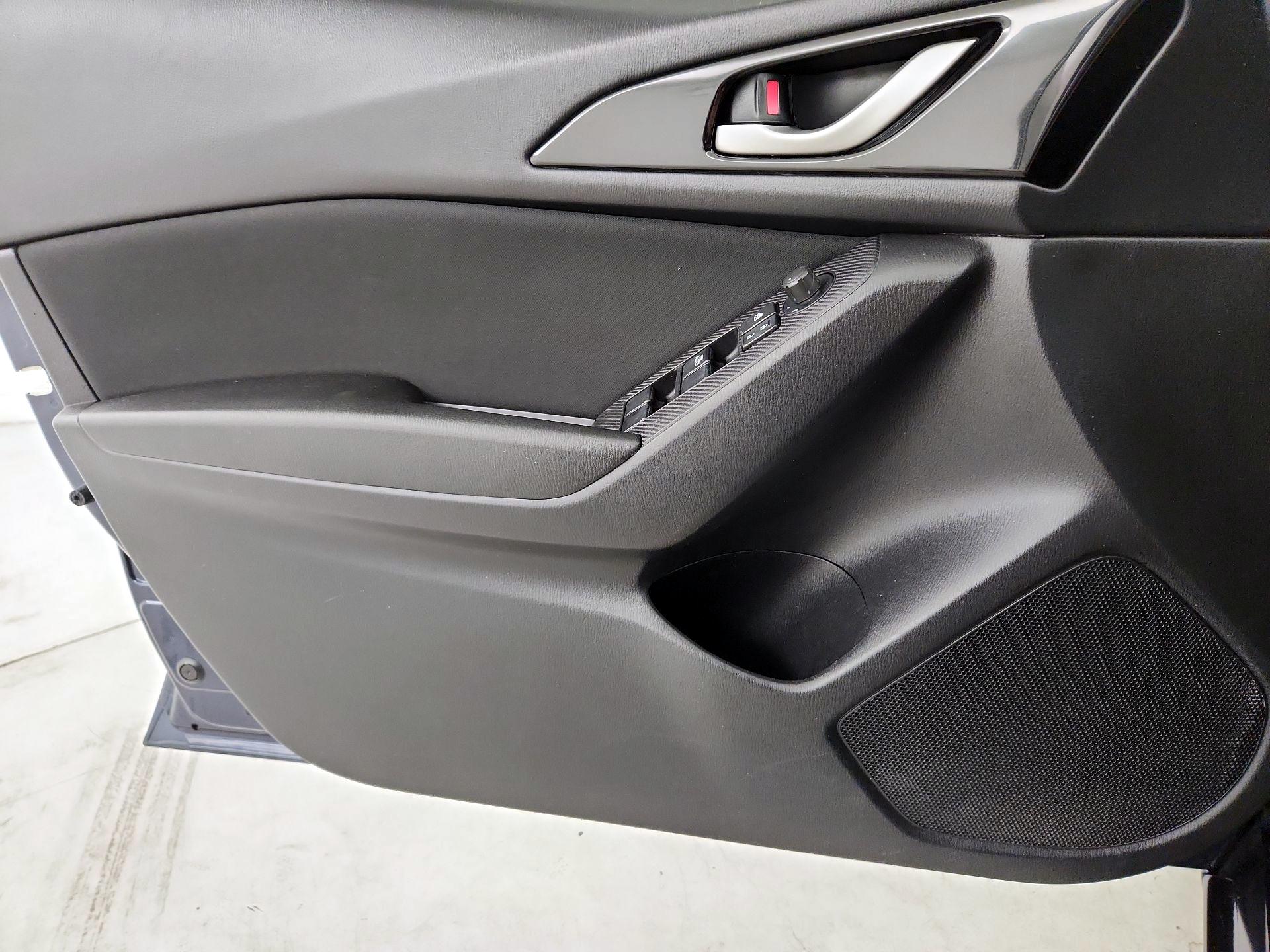 Thumbnail: 2016 Mazda Mazda3 - 12
