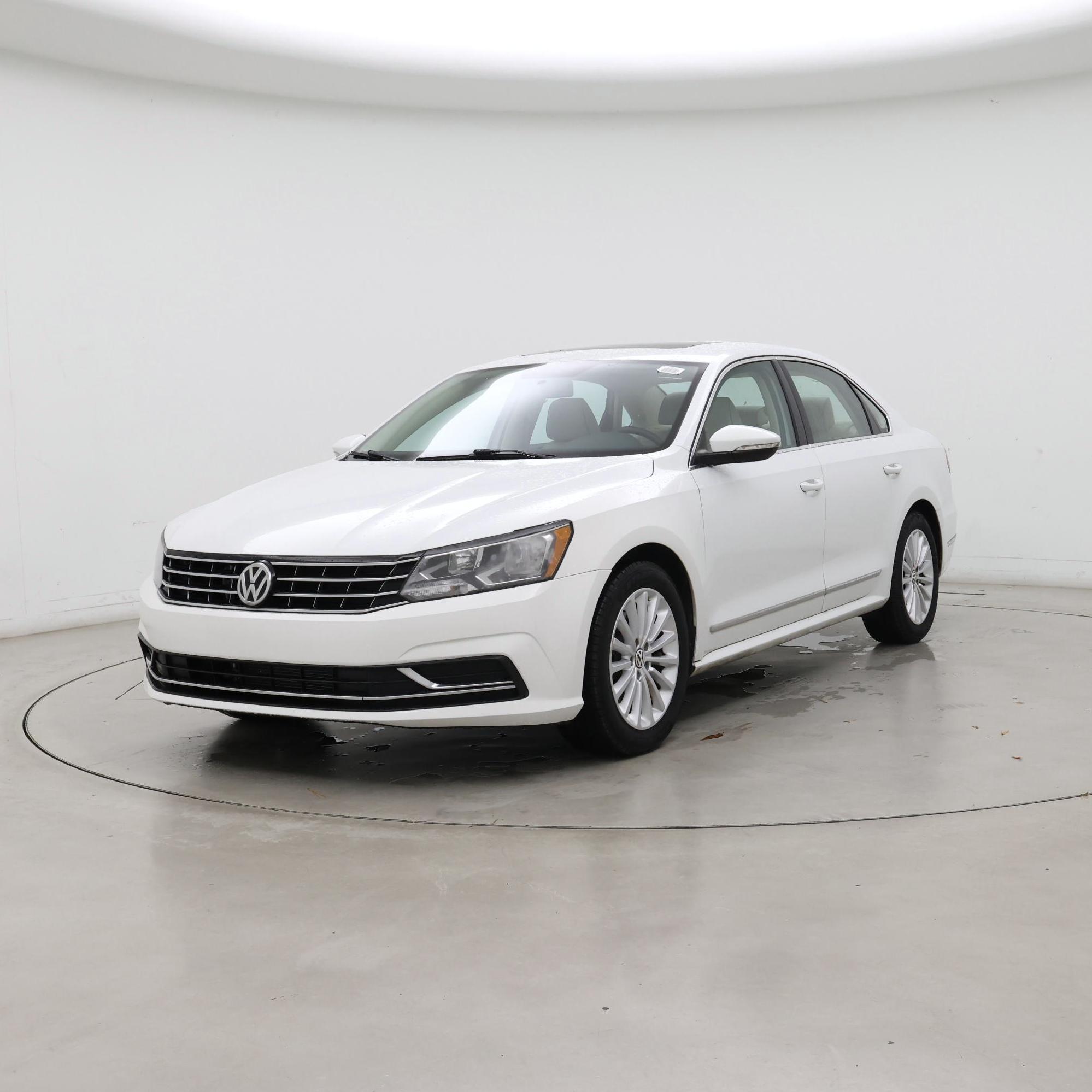 Thumbnail: 2017 Volkswagen Passat - 4
