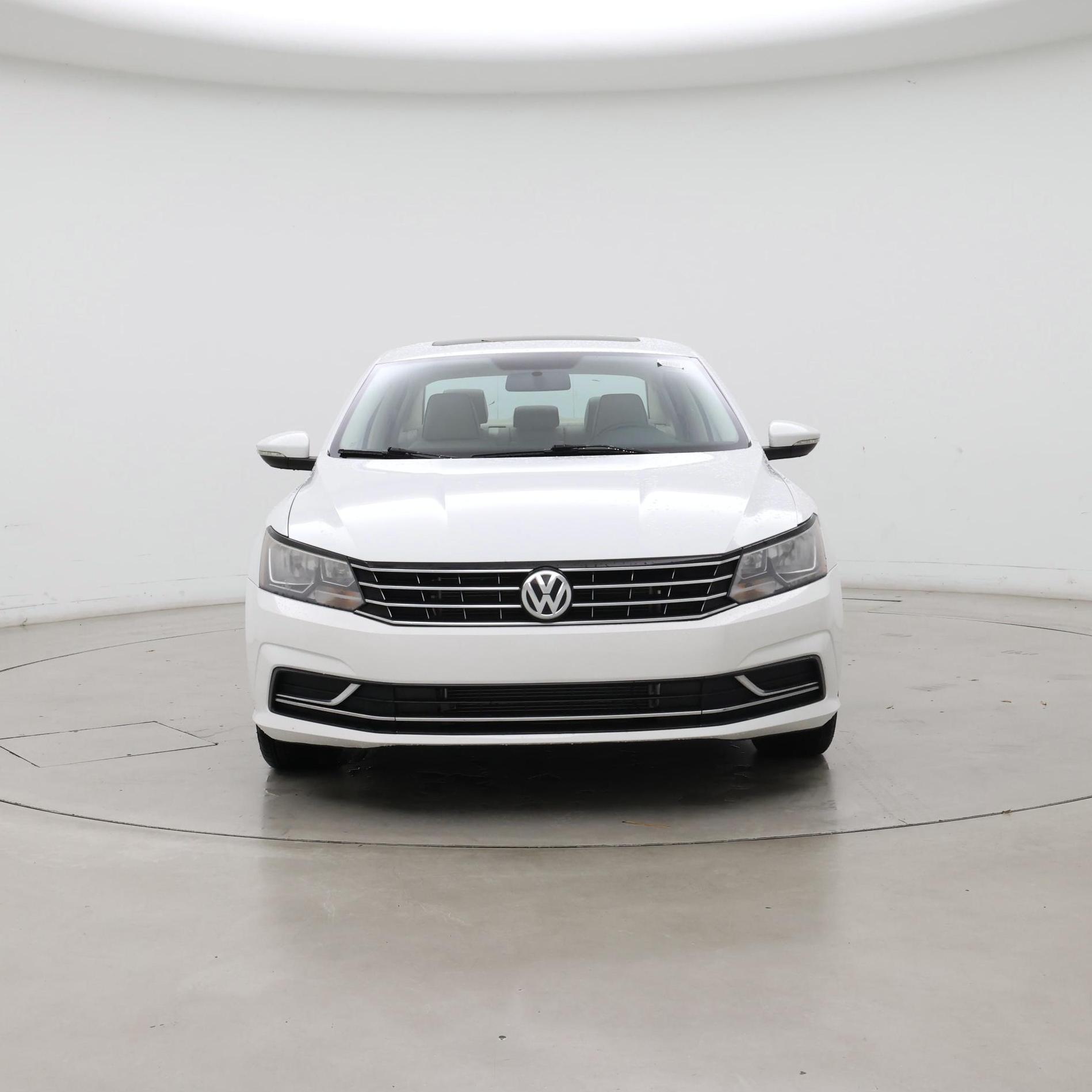 Thumbnail: 2017 Volkswagen Passat - 5