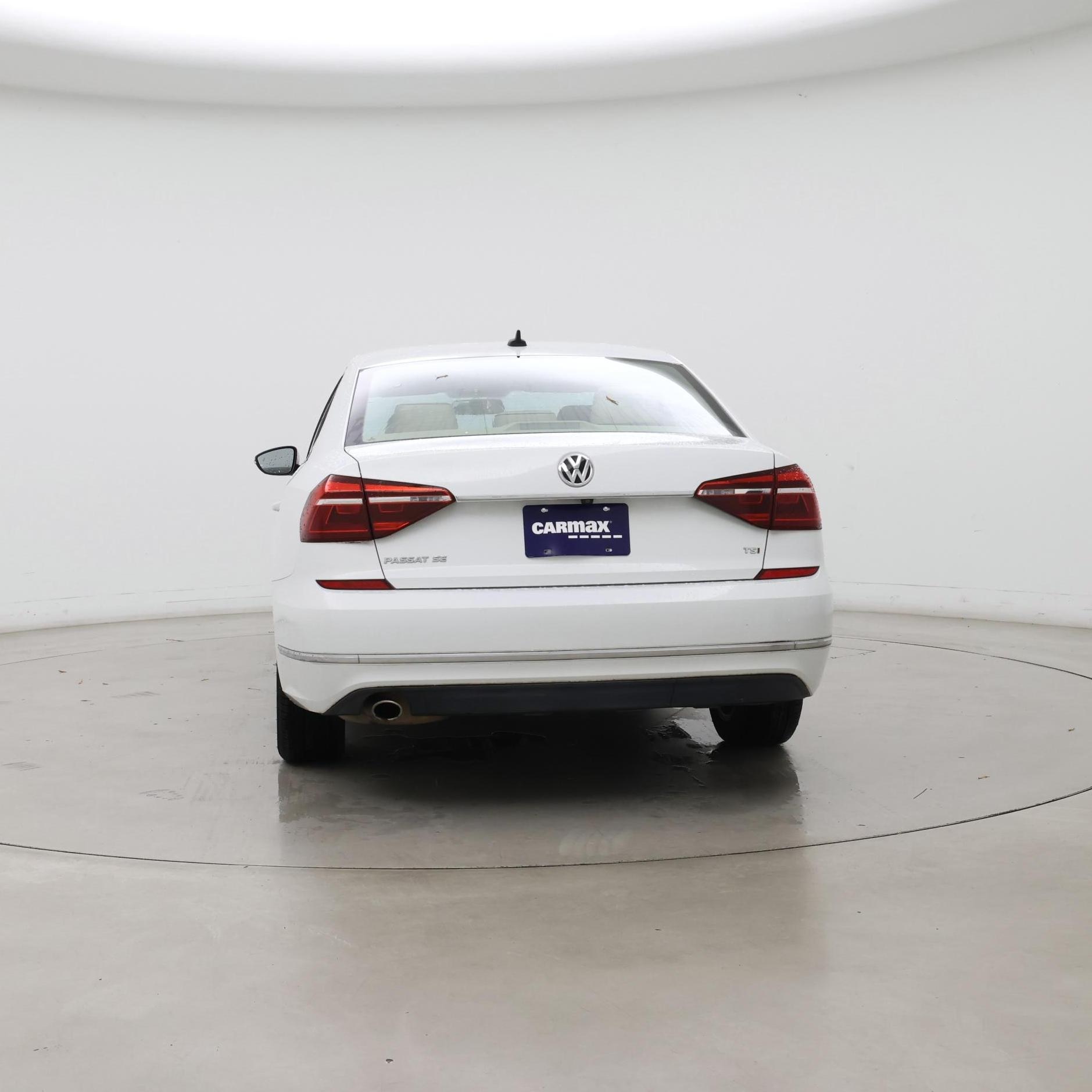 Thumbnail: 2017 Volkswagen Passat - 6