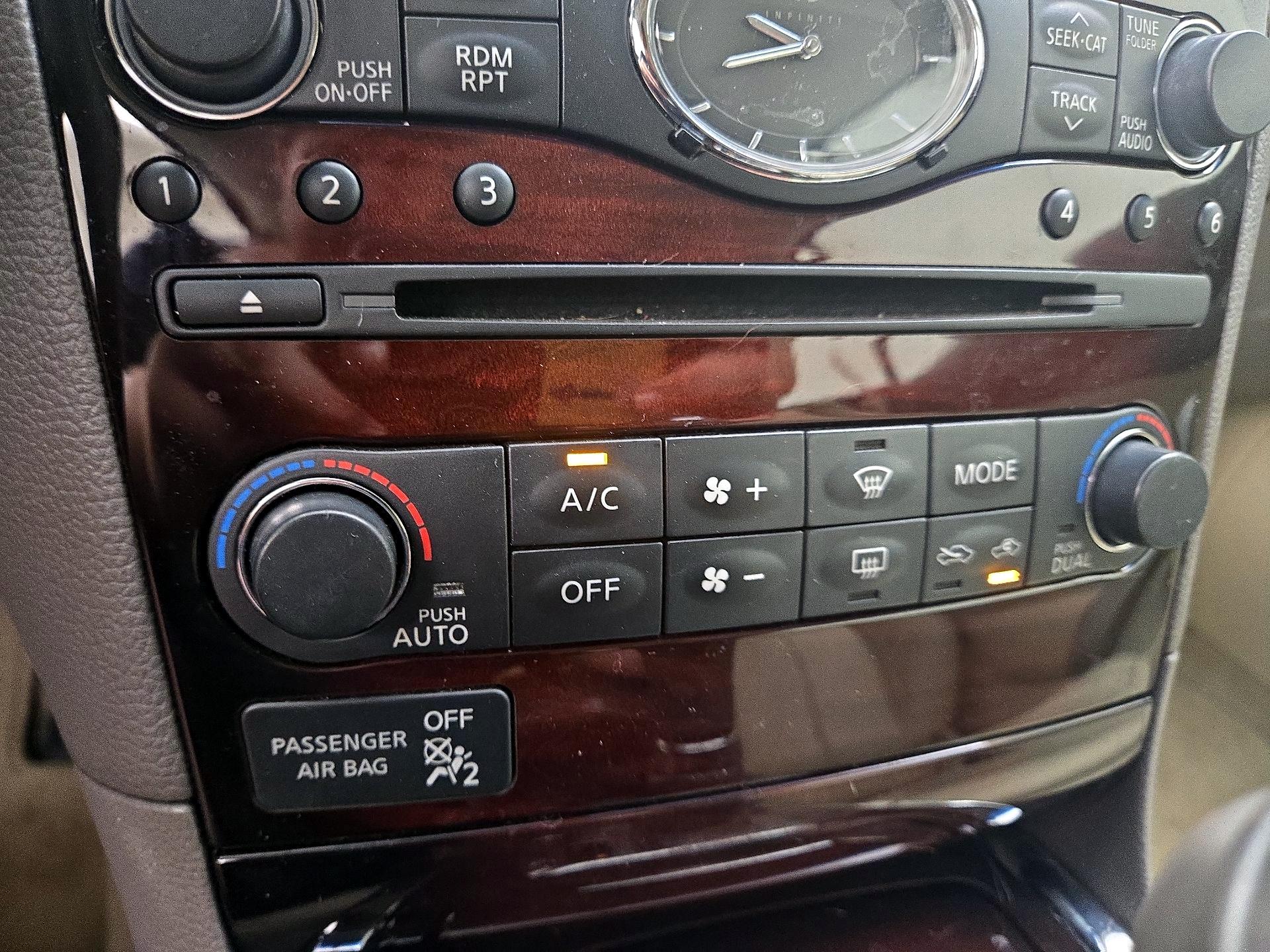 Thumbnail: 2014 INFINITI Q60 - 17
