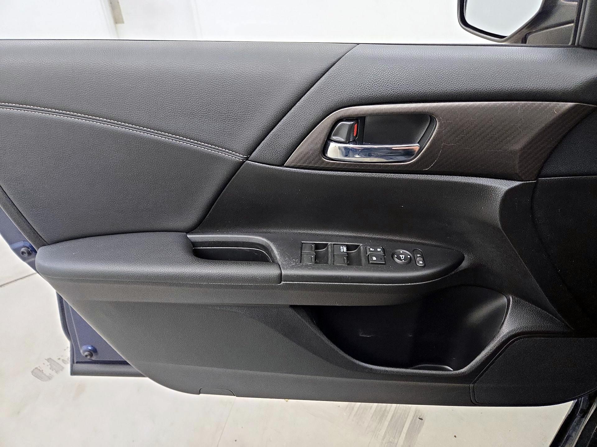 Thumbnail: 2017 Honda Accord - 12